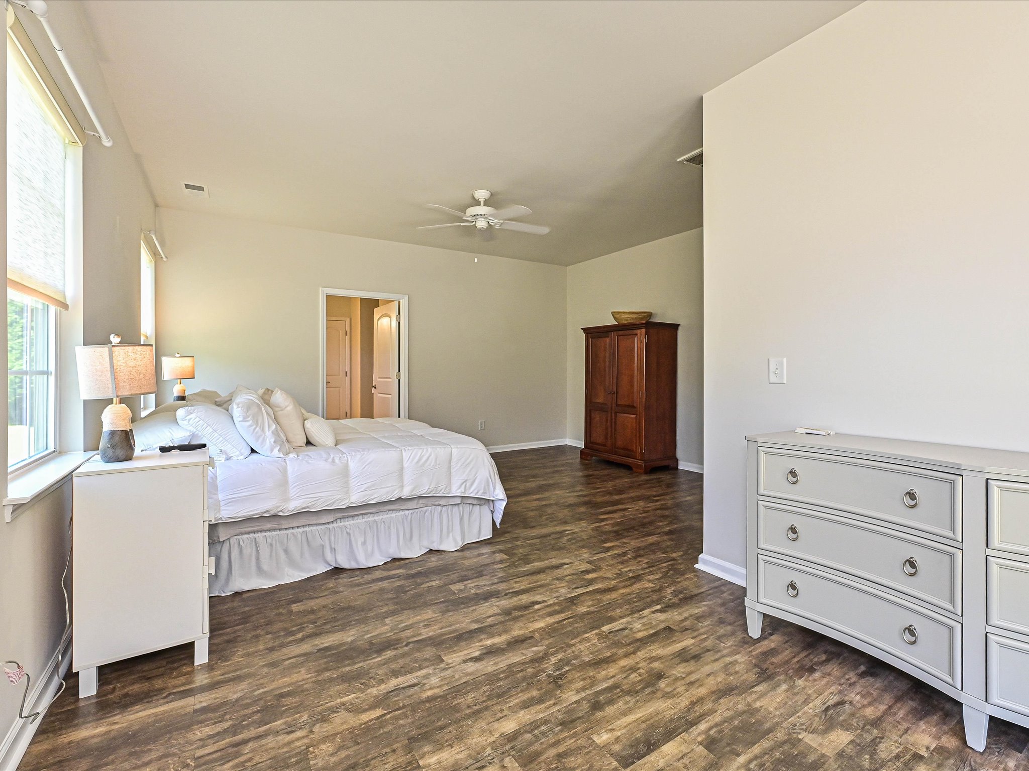 Mount Holly, North Carolina, 28120, United States, 4 Bedrooms Bedrooms, ,3 BathroomsBathrooms,Residential,For Sale,2049218