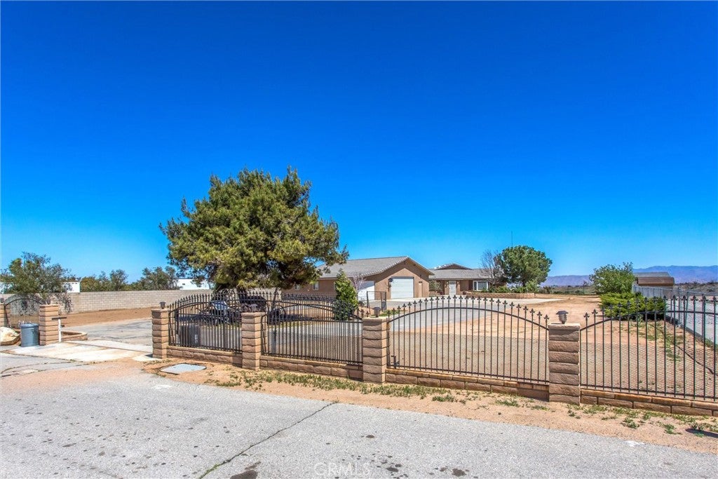 Oak Hills, California, 92344, United States, 3 Bedrooms Bedrooms, ,4 BathroomsBathrooms,Residential,For Sale,1977382