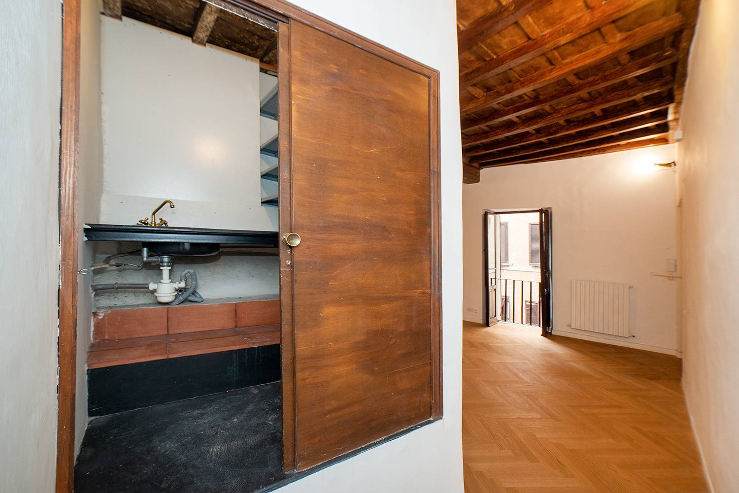 Roma, Roma, 00100, IT, 2 Bedrooms Bedrooms, ,1 BathroomBathrooms,Residential,For Sale,1695374