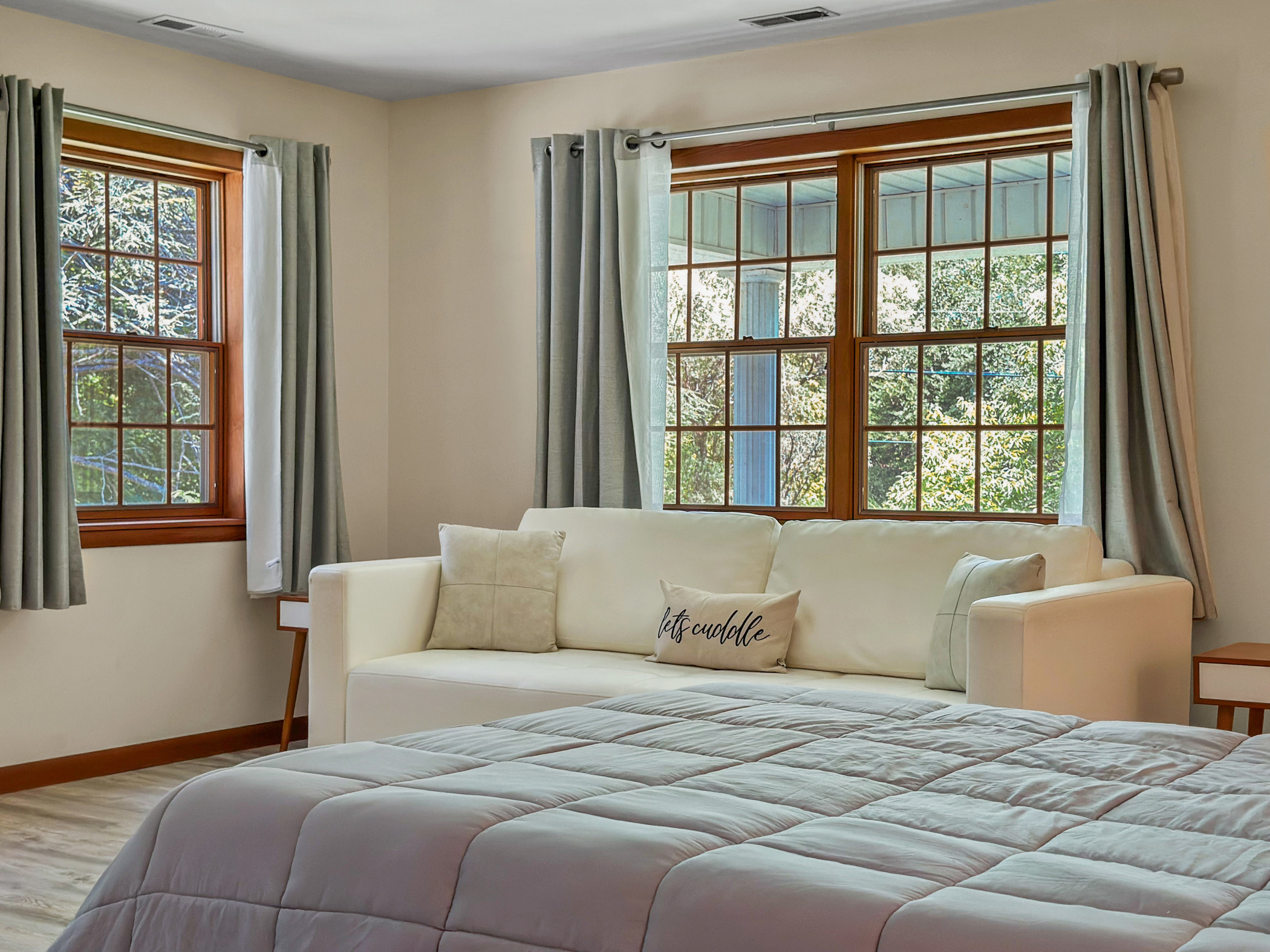 Gatlinburg, Tennessee, 37738, United States, 4 Bedrooms Bedrooms, ,3 BathroomsBathrooms,Residential,For Sale,1974957