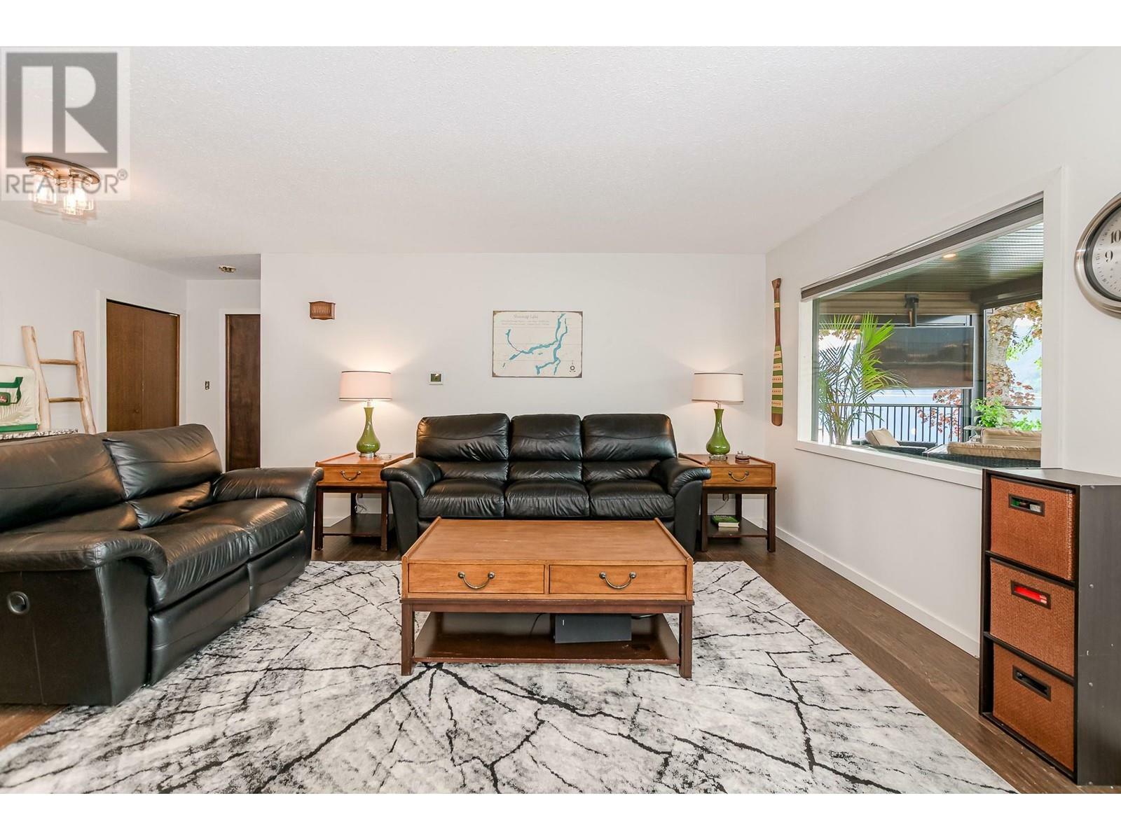 SICAMOUS, British Columbia, V0E 2V1, CA, 3 Bedrooms Bedrooms, ,3 BathroomsBathrooms,Residential,For Sale,1837122