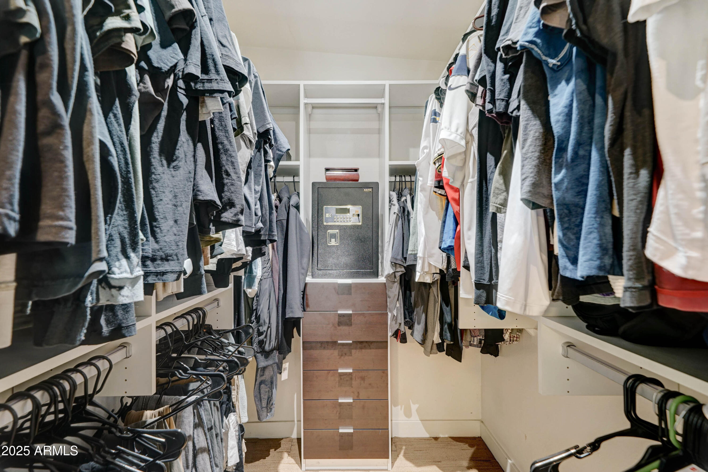 Phoenix, Arizona, 85028, United States, 4 Bedrooms Bedrooms, ,3 BathroomsBathrooms,Residential,For Sale,1989042