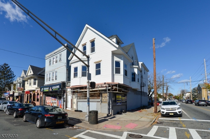 Paterson City, New Jersey, 07504, United States, 10 Bedrooms Bedrooms, ,3 BathroomsBathrooms,Residential,For Sale,1988111