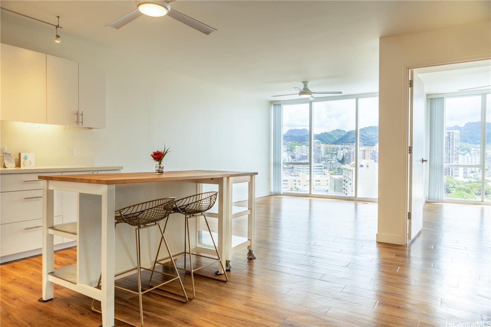 Honolulu, Hawaii, 96813, United States, 1 Bedroom Bedrooms, ,1 BathroomBathrooms,Residential,For Sale,1924706