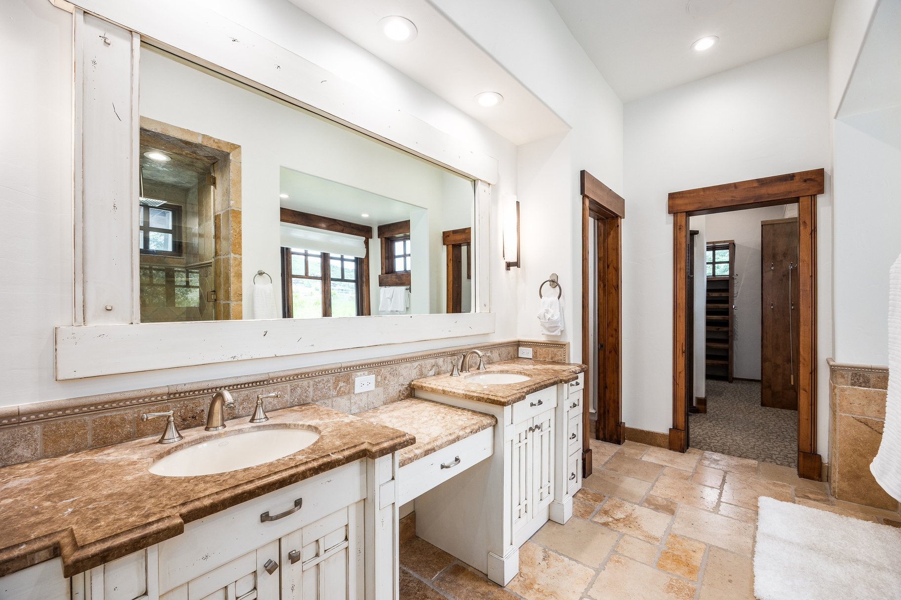  Spacious Glenwild Home with Resort Views, Private Guest Suite and Expansive Yard - 物件實景