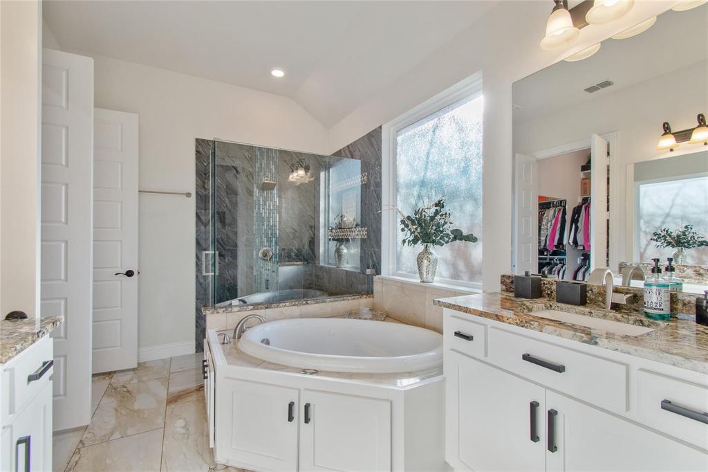 Dallas, Texas, 75212, United States, 3 Bedrooms Bedrooms, ,2 BathroomsBathrooms,Residential,For Sale,2037403