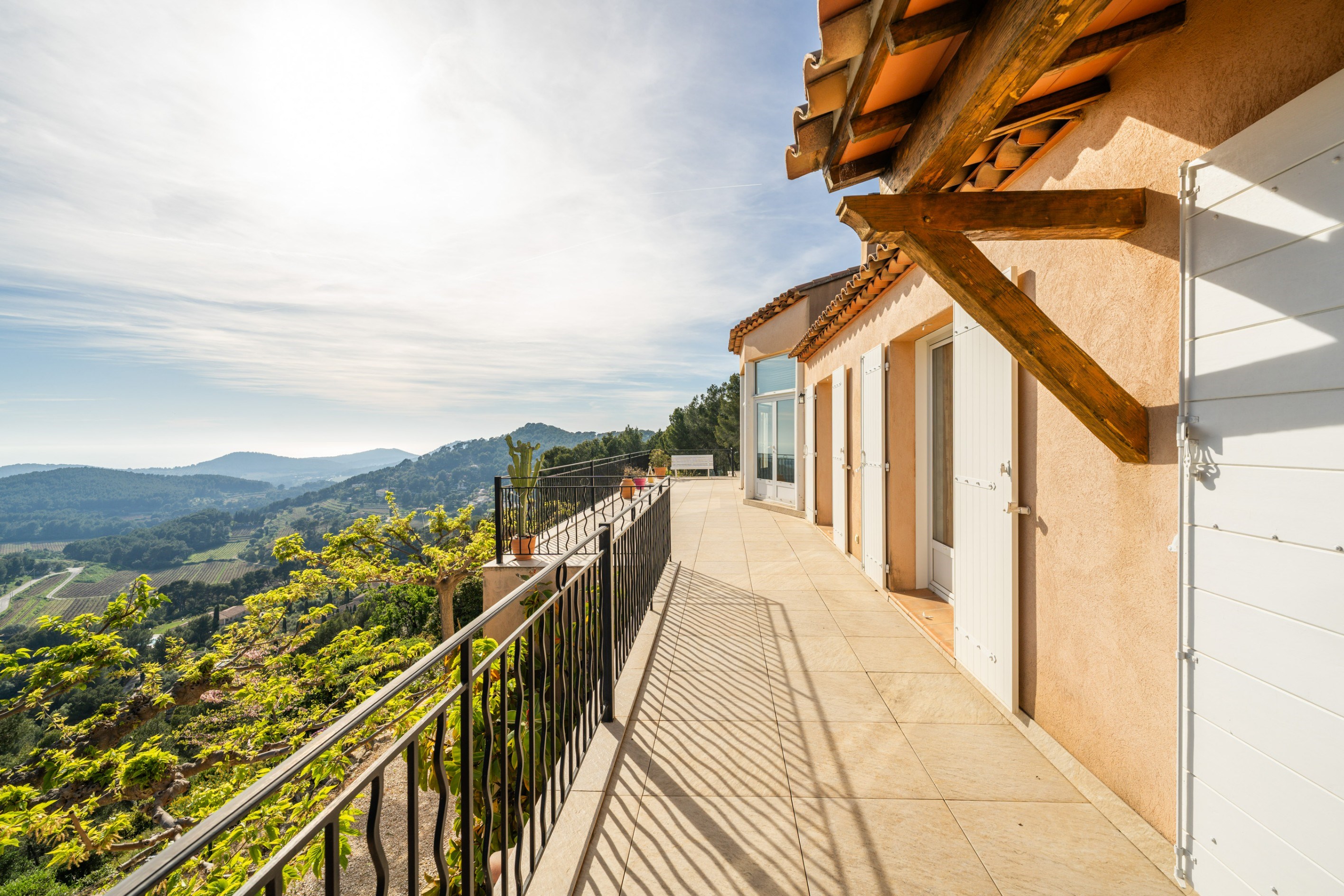  La Cadière d’Azur – Elevated Villa with Exceptional Panoramic Views - 物件實景