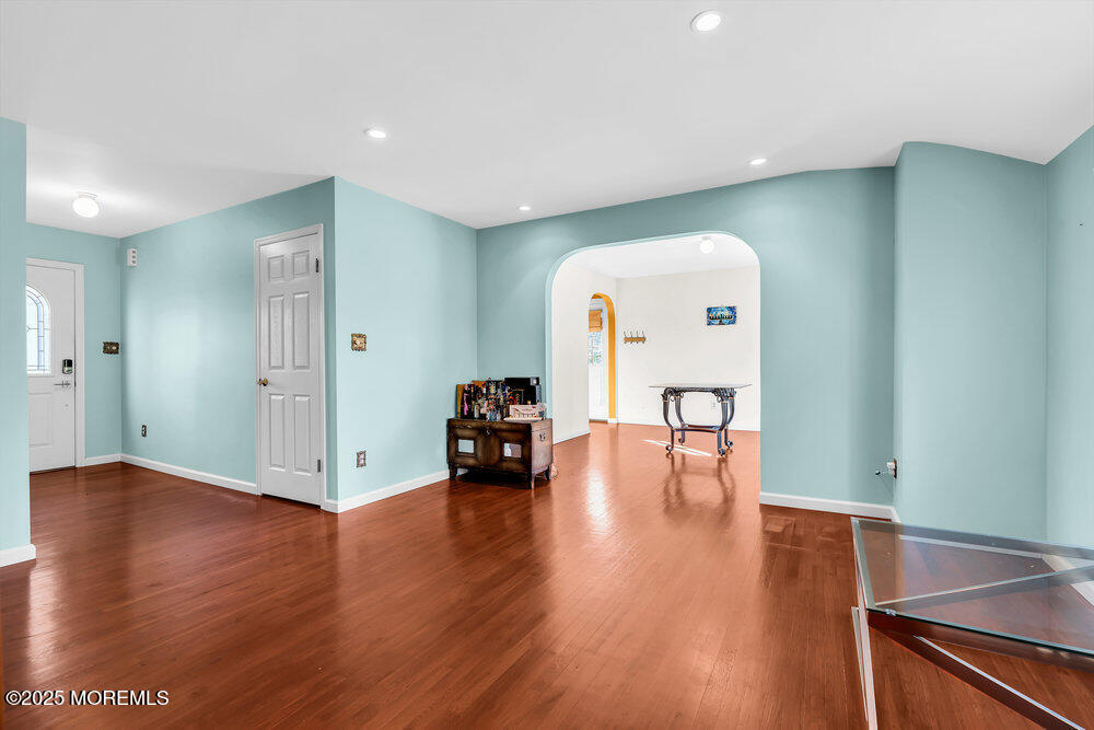 Tinton Falls, New Jersey, 07712, United States, 3 Bedrooms Bedrooms, ,2 BathroomsBathrooms,Residential,For Sale,1987767