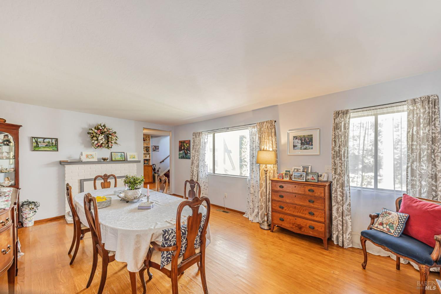 Sebastopol, California, 95472, United States, 3 Bedrooms Bedrooms, ,3 BathroomsBathrooms,Residential,For Sale,1903540
