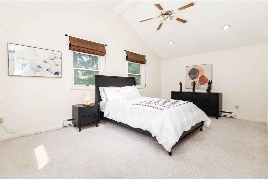 Wakefield, Massachusetts, 01880, United States, 4 Bedrooms Bedrooms, ,2 BathroomsBathrooms,Residential,For Sale,1976836