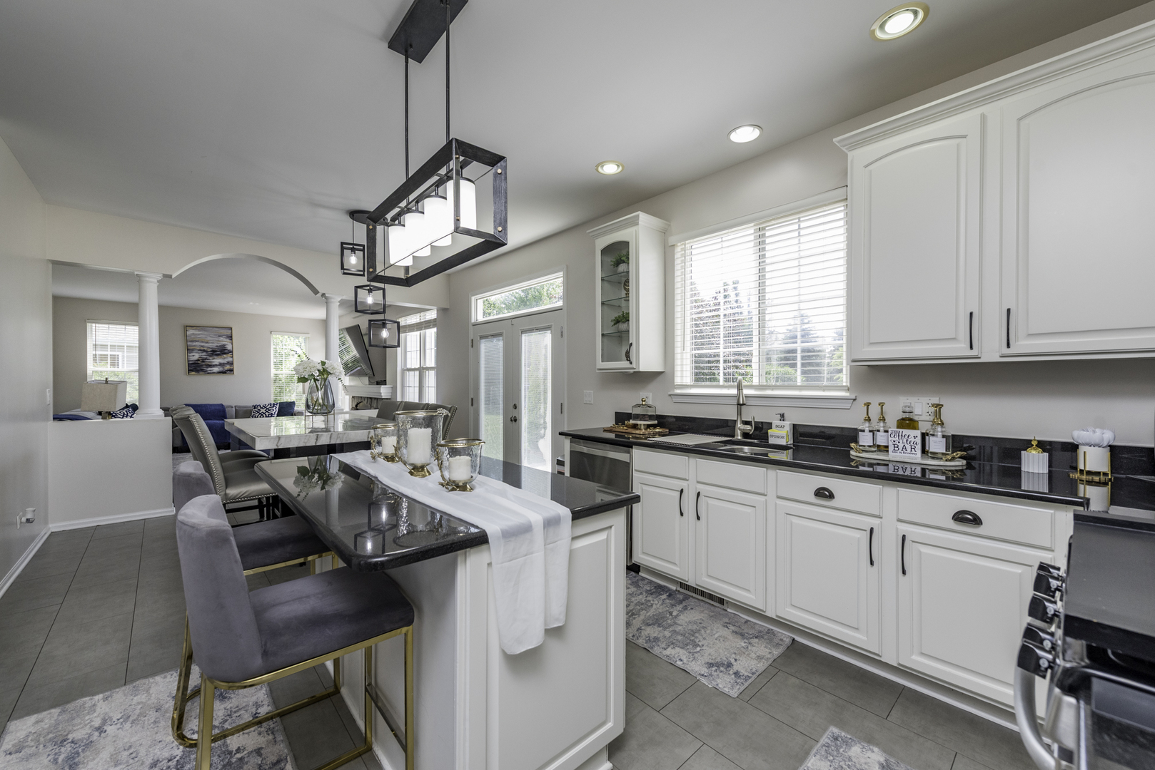 Lindenhurst, Illinois, 60046, United States, 5 Bedrooms Bedrooms, ,3 BathroomsBathrooms,Residential,For Sale,1971263