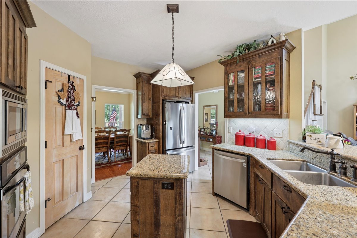 Kountze, Texas, 77625, United States, 5 Bedrooms Bedrooms, ,4 BathroomsBathrooms,Residential,For Sale,1903707