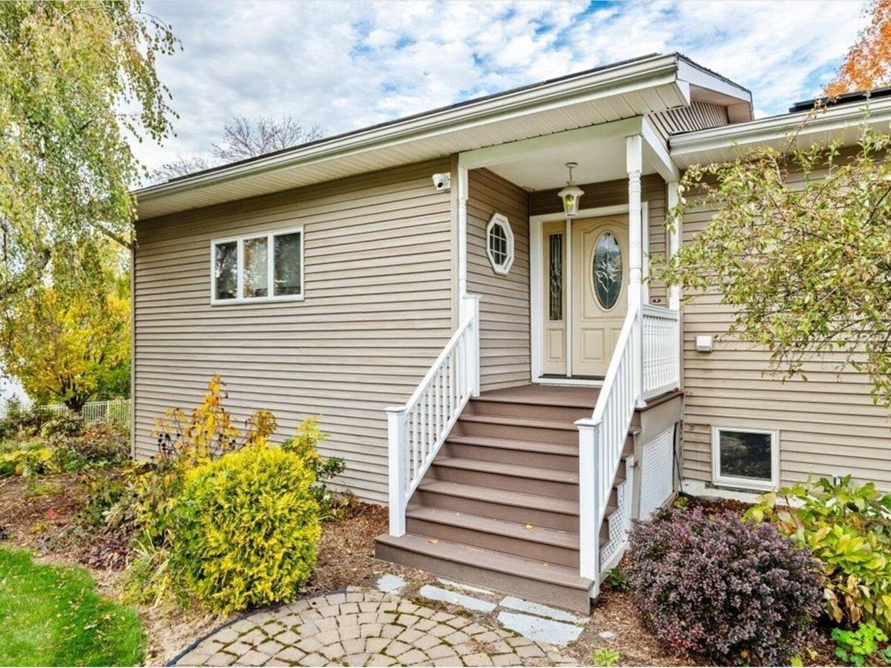 St. Albans Town, Vermont, 05478, United States, 4 Bedrooms Bedrooms, ,3 BathroomsBathrooms,Residential,For Sale,1970422