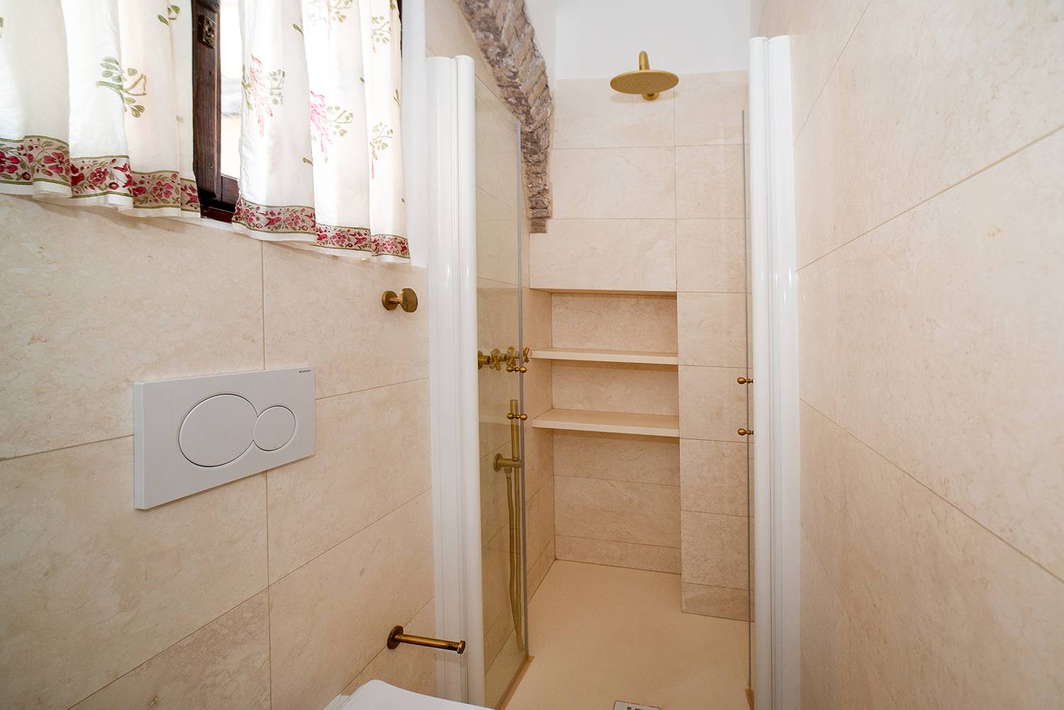 Roma, Roma, 00100, IT, 2 Bedrooms Bedrooms, ,1 BathroomBathrooms,Residential,For Sale,1695374