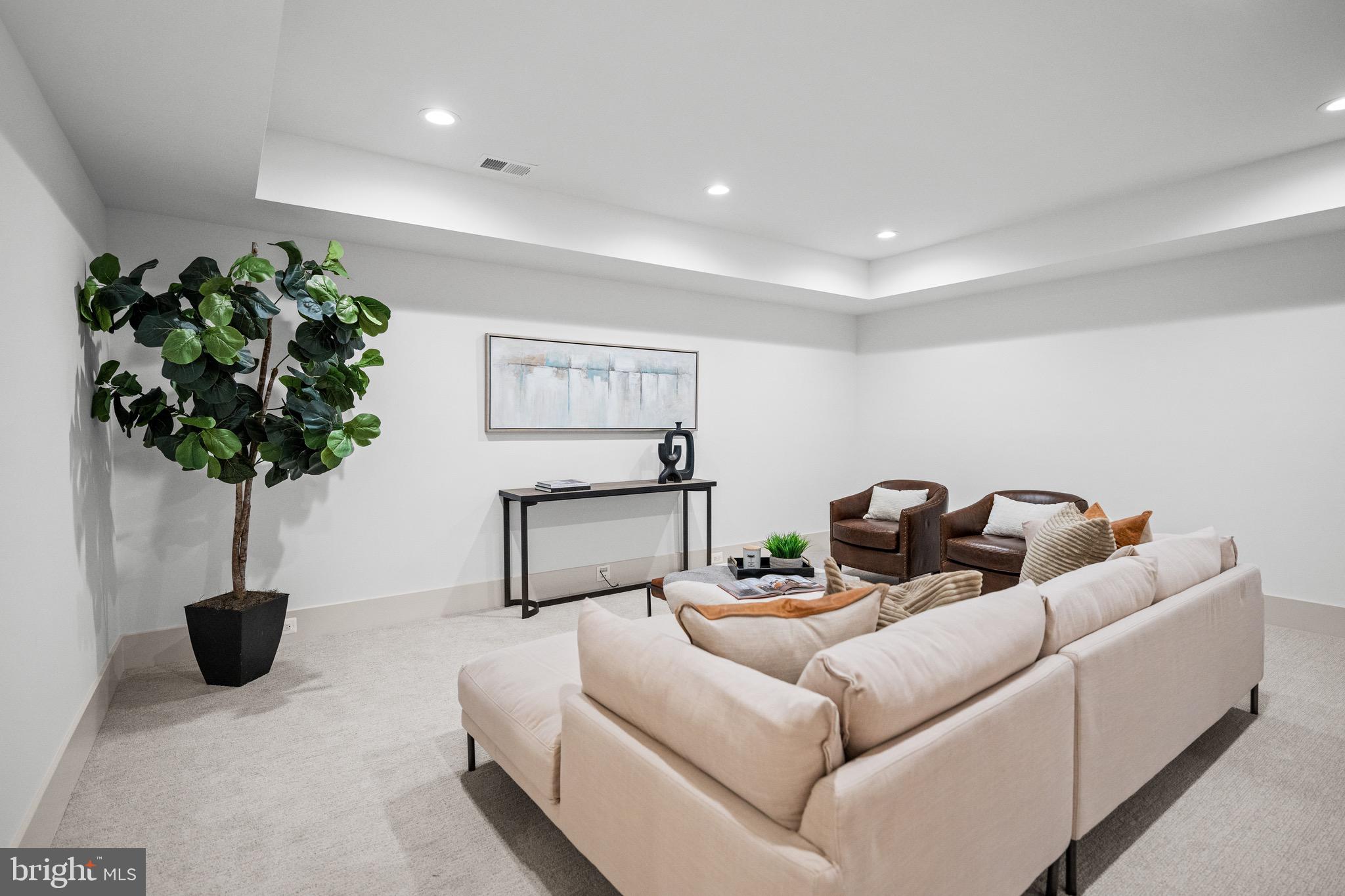 Arlington, Virginia, 22207, United States, 4 Bedrooms Bedrooms, ,5 BathroomsBathrooms,Residential,For Sale,1990203