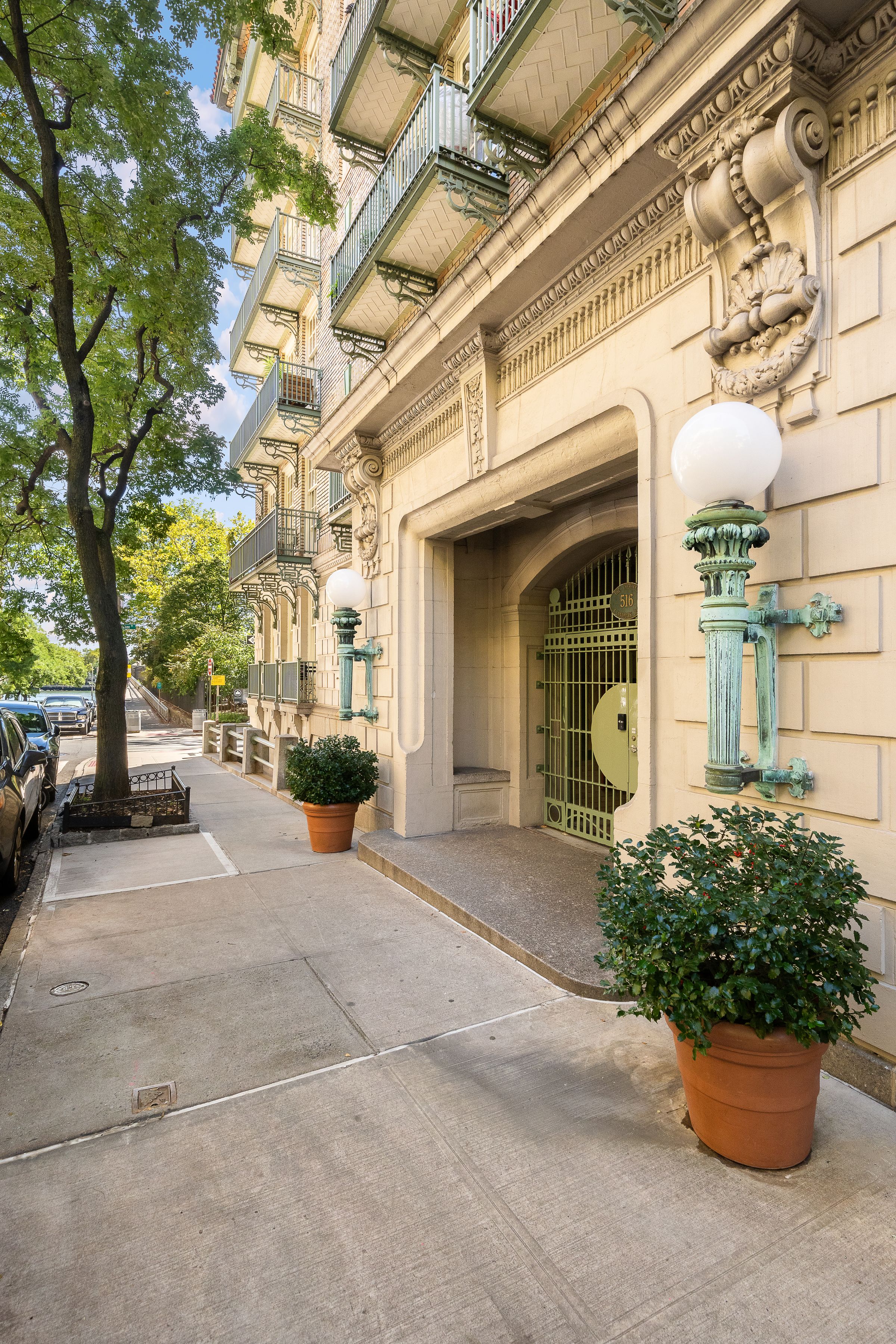  516 East 78th Street - 物件實景