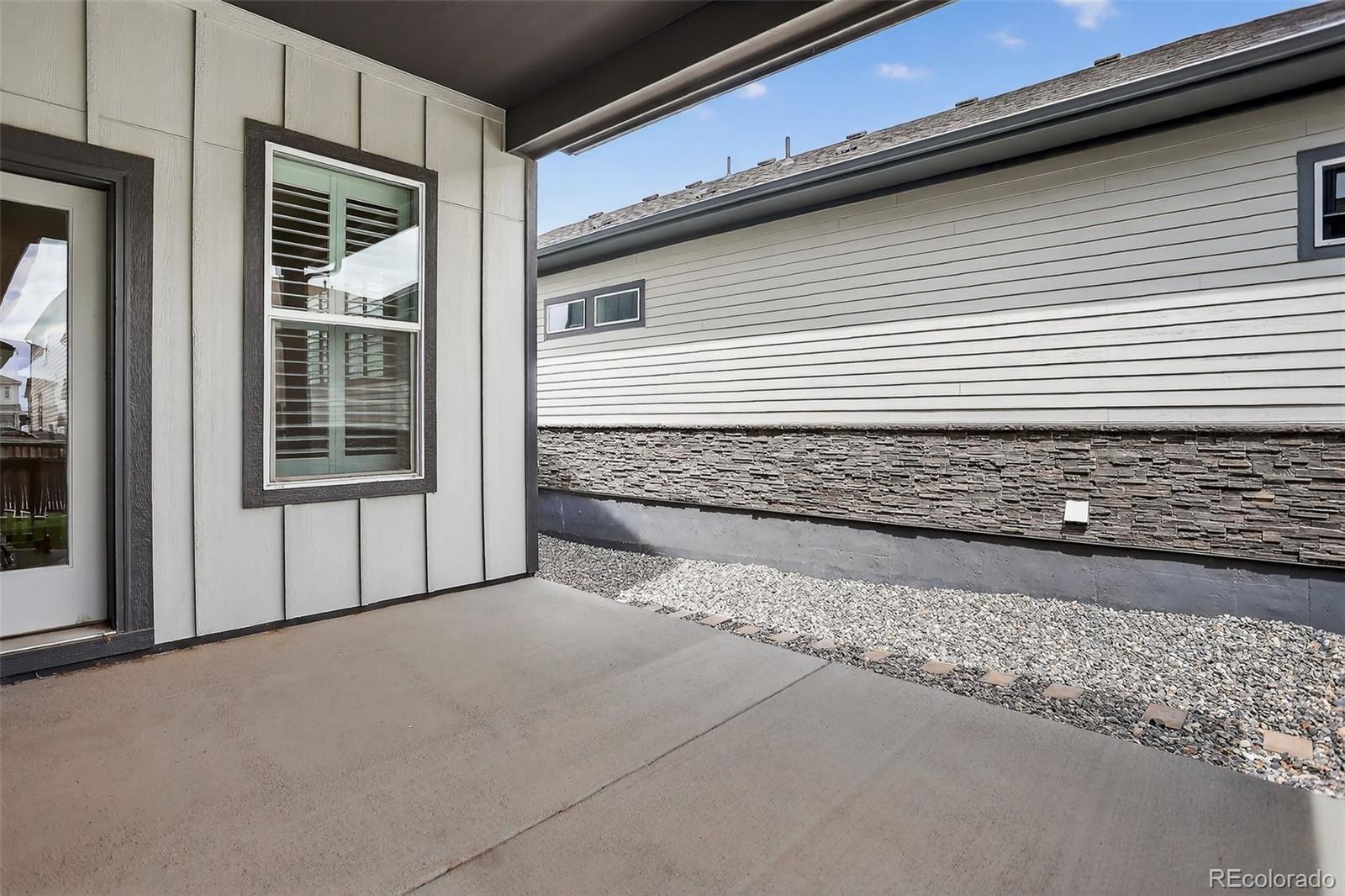 Aurora, Colorado, 80019, United States, 4 Bedrooms Bedrooms, ,3 BathroomsBathrooms,Residential,For Sale,1901325