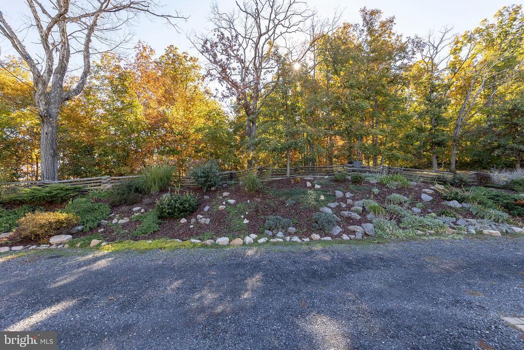 Strasburg, Virginia, 22657, United States, 2 Bedrooms Bedrooms, ,2 BathroomsBathrooms,Residential,For Sale,1996820