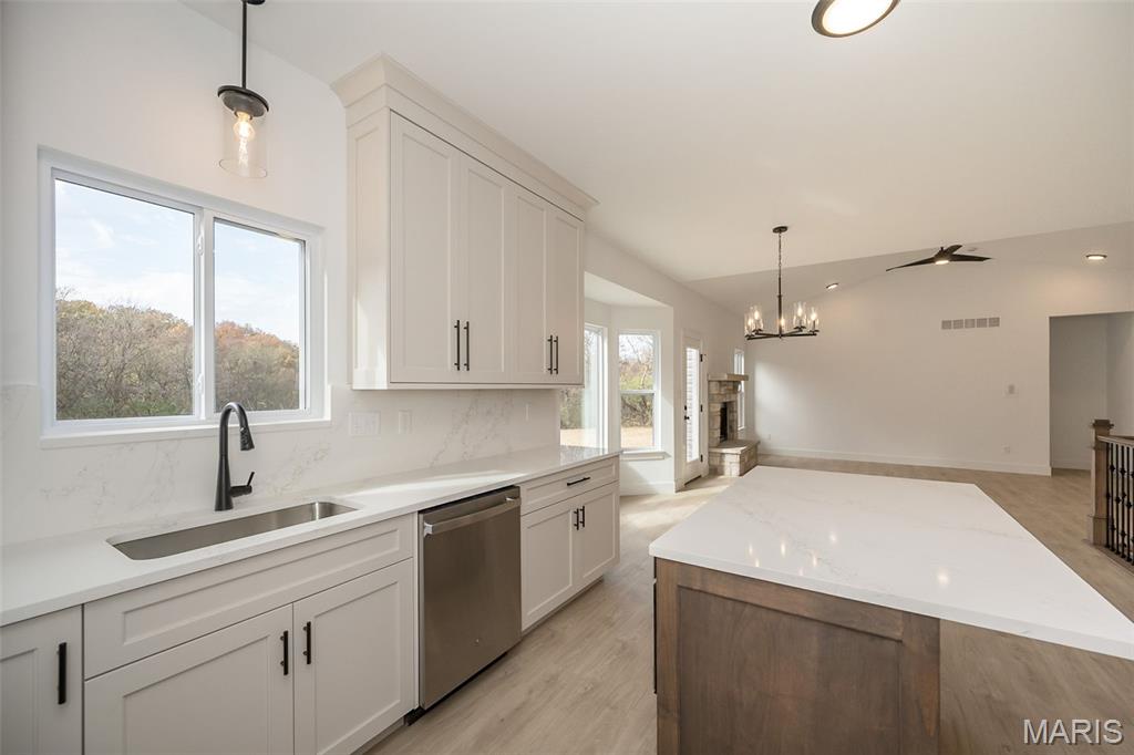 Troy, Missouri, 63379, United States, 3 Bedrooms Bedrooms, ,2 BathroomsBathrooms,Residential,For Sale,1993491