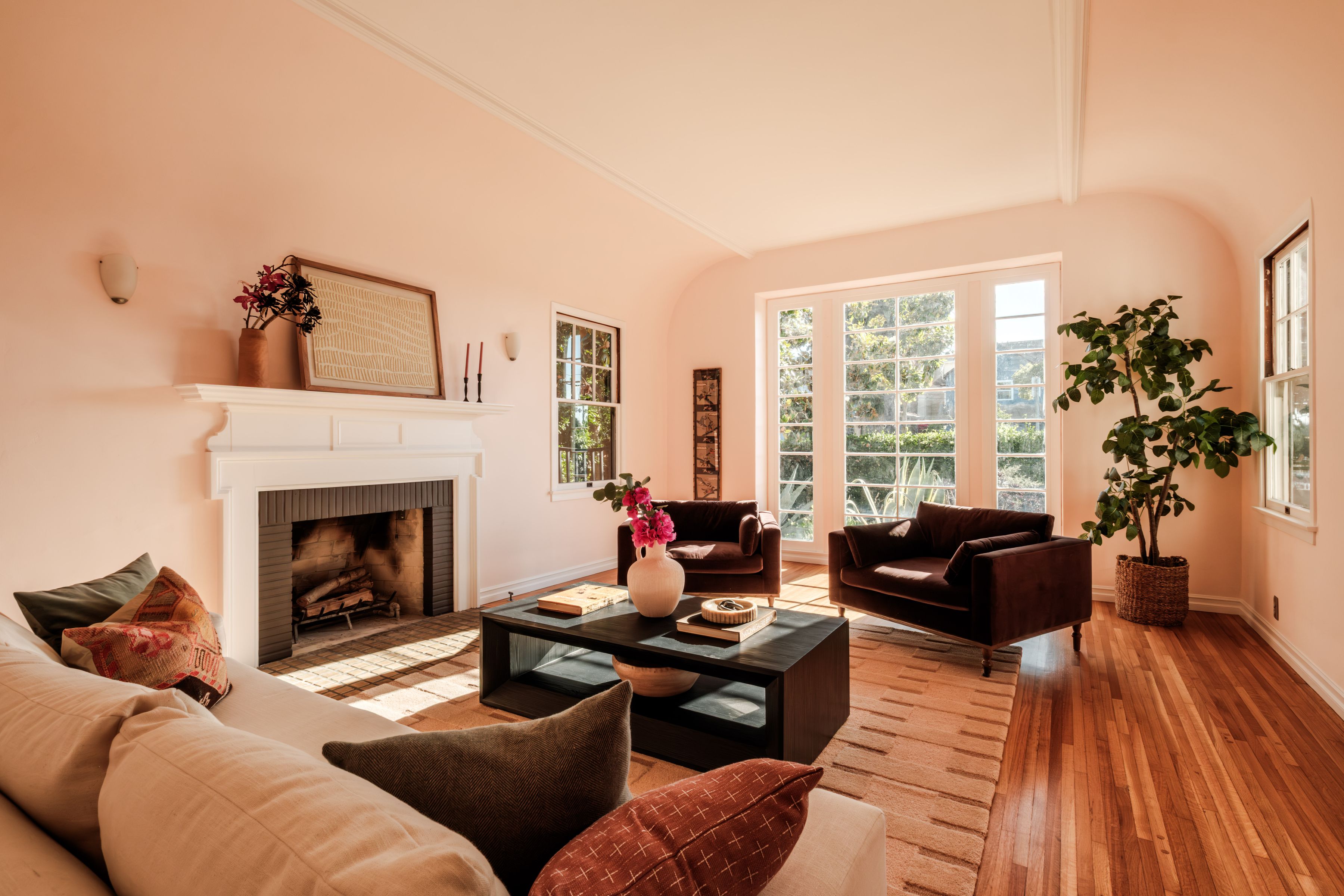  2200 South Hobart Boulevard - 物件實景
