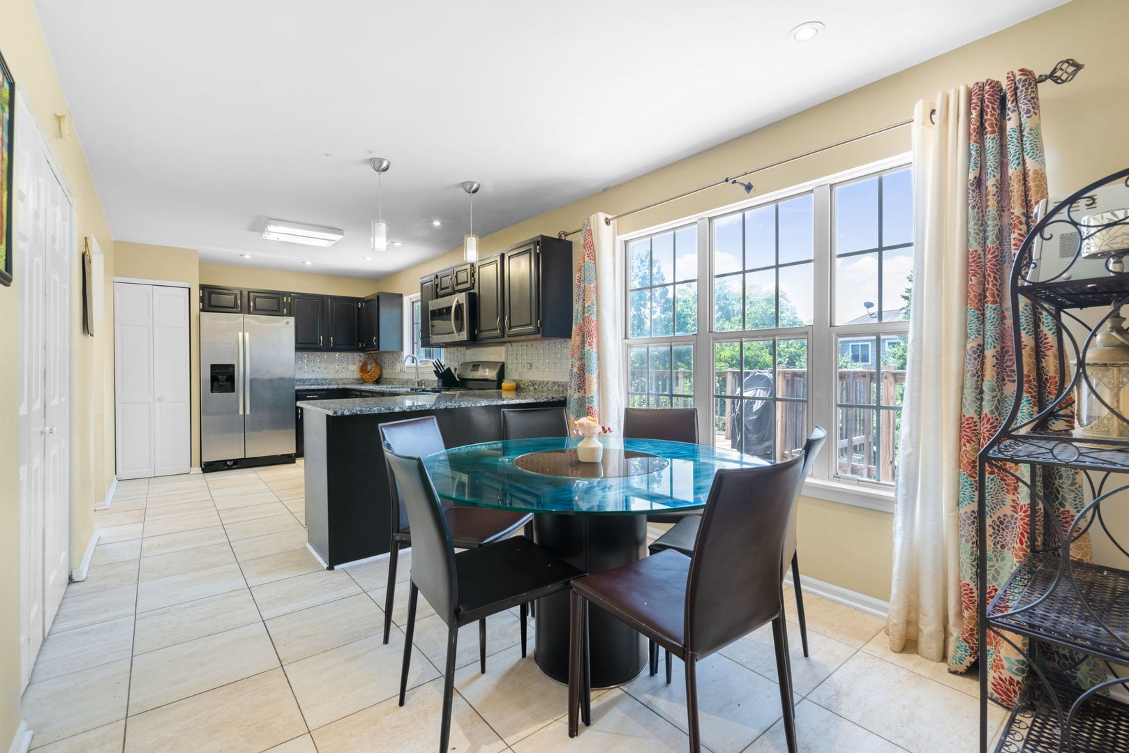 Carol Stream, Illinois, 60188, United States, 4 Bedrooms Bedrooms, ,4 BathroomsBathrooms,Residential,For Sale,1903494