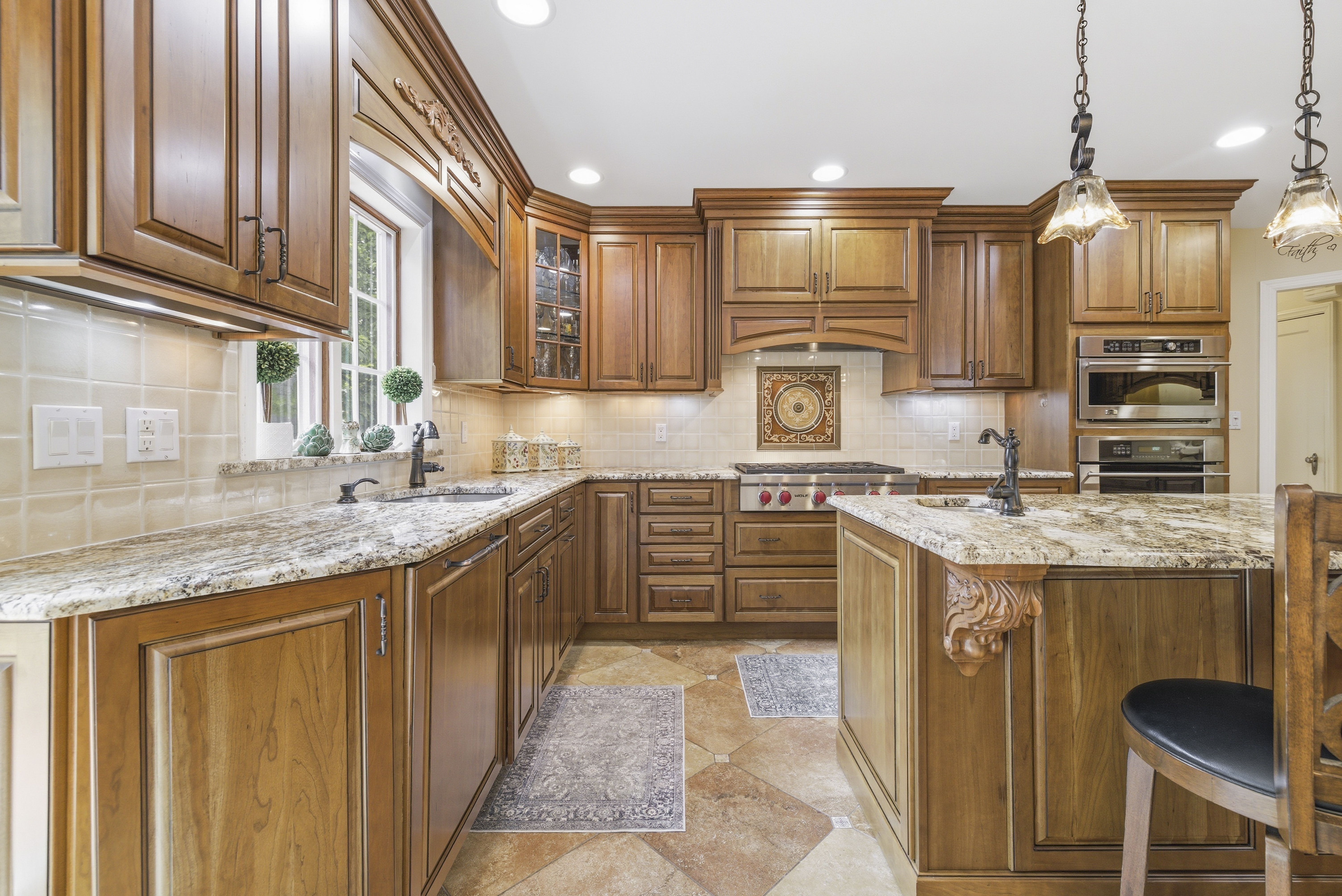  124 Peterhoff Avenue, Malverne, NY, 11565 - 物件實景