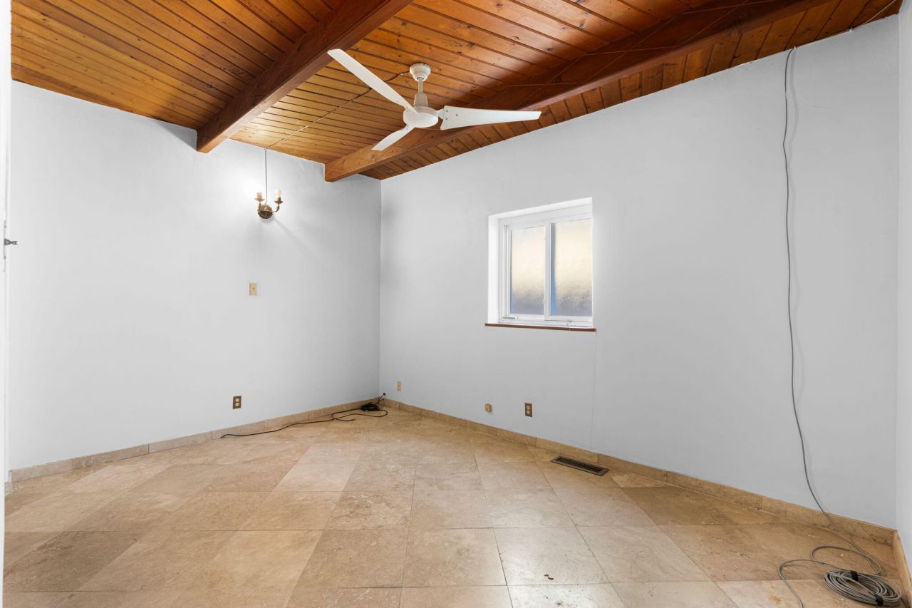 Albuquerque, New Mexico, 87106, United States, 4 Bedrooms Bedrooms, ,5 BathroomsBathrooms,Residential,For Sale,1896146