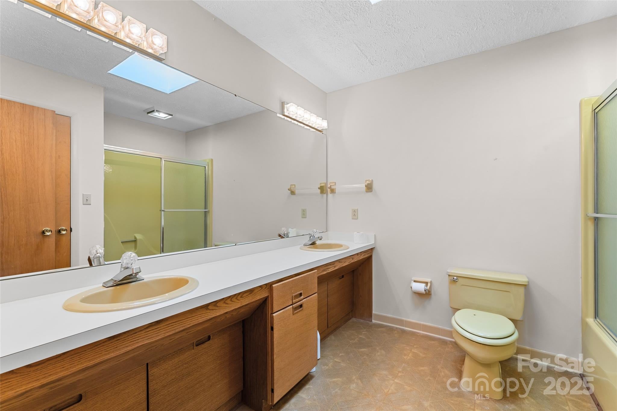 Asheville, North Carolina, 28806, United States, 4 Bedrooms Bedrooms, ,7 BathroomsBathrooms,Residential,For Sale,2001190