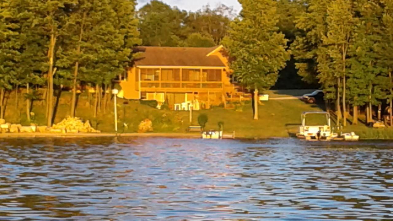 Dowagiac, Michigan, 49047, United States, 3 Bedrooms Bedrooms, ,2 BathroomsBathrooms,Residential,For Sale,1909140