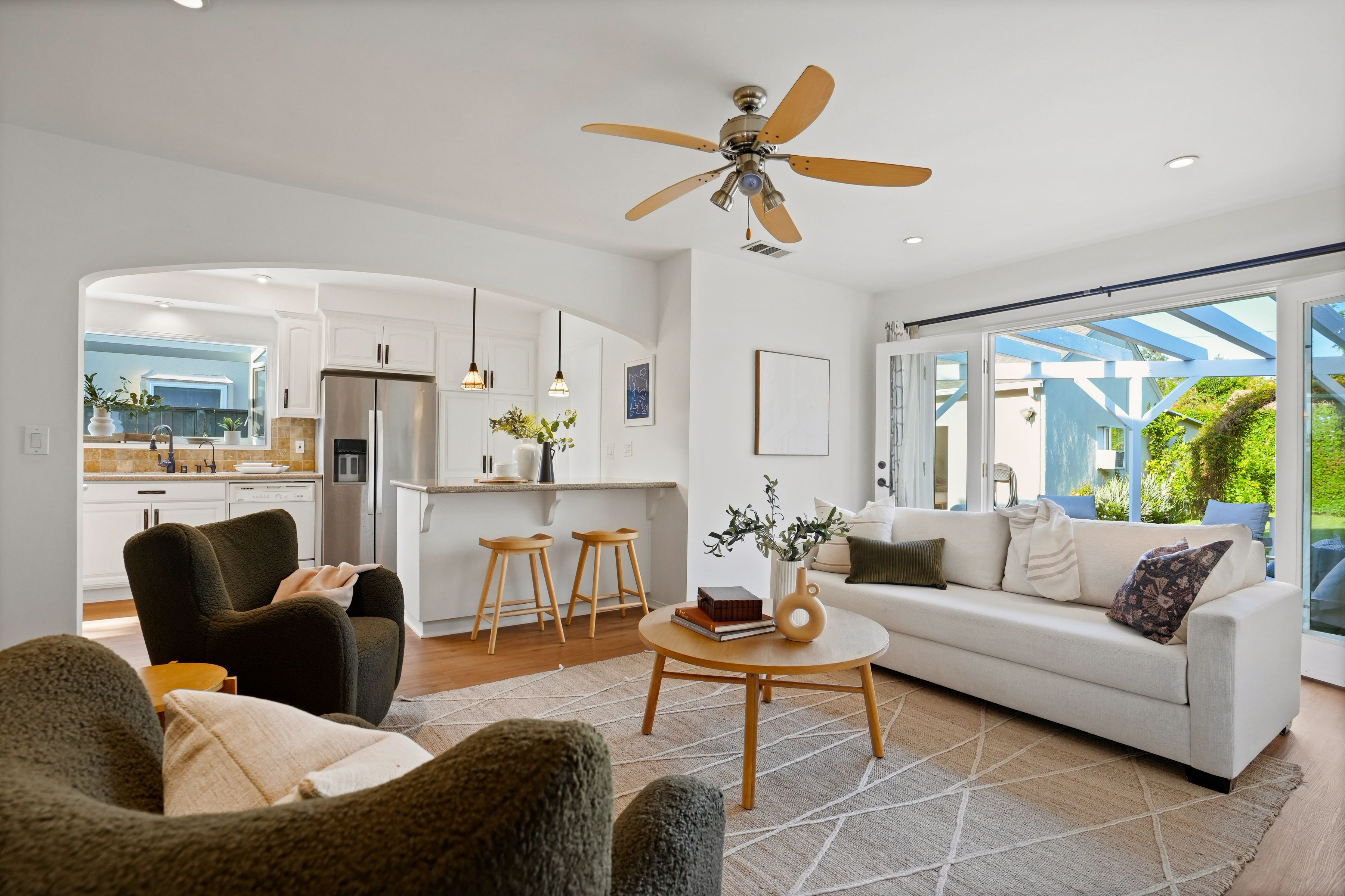  6506 Colbath Avenue - 物件實景