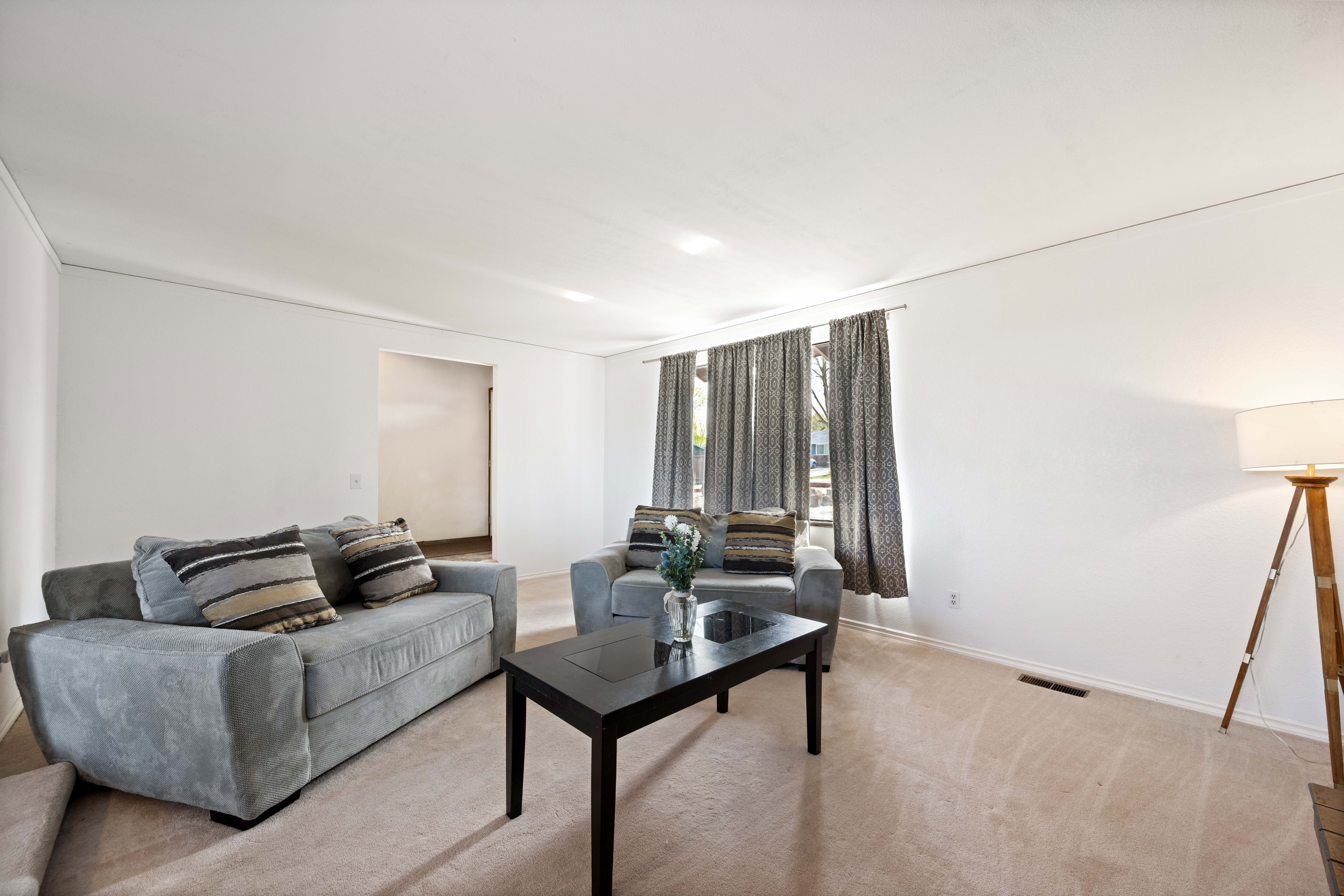  Stunning Views & Solar Panel Efficiency - 物件實景