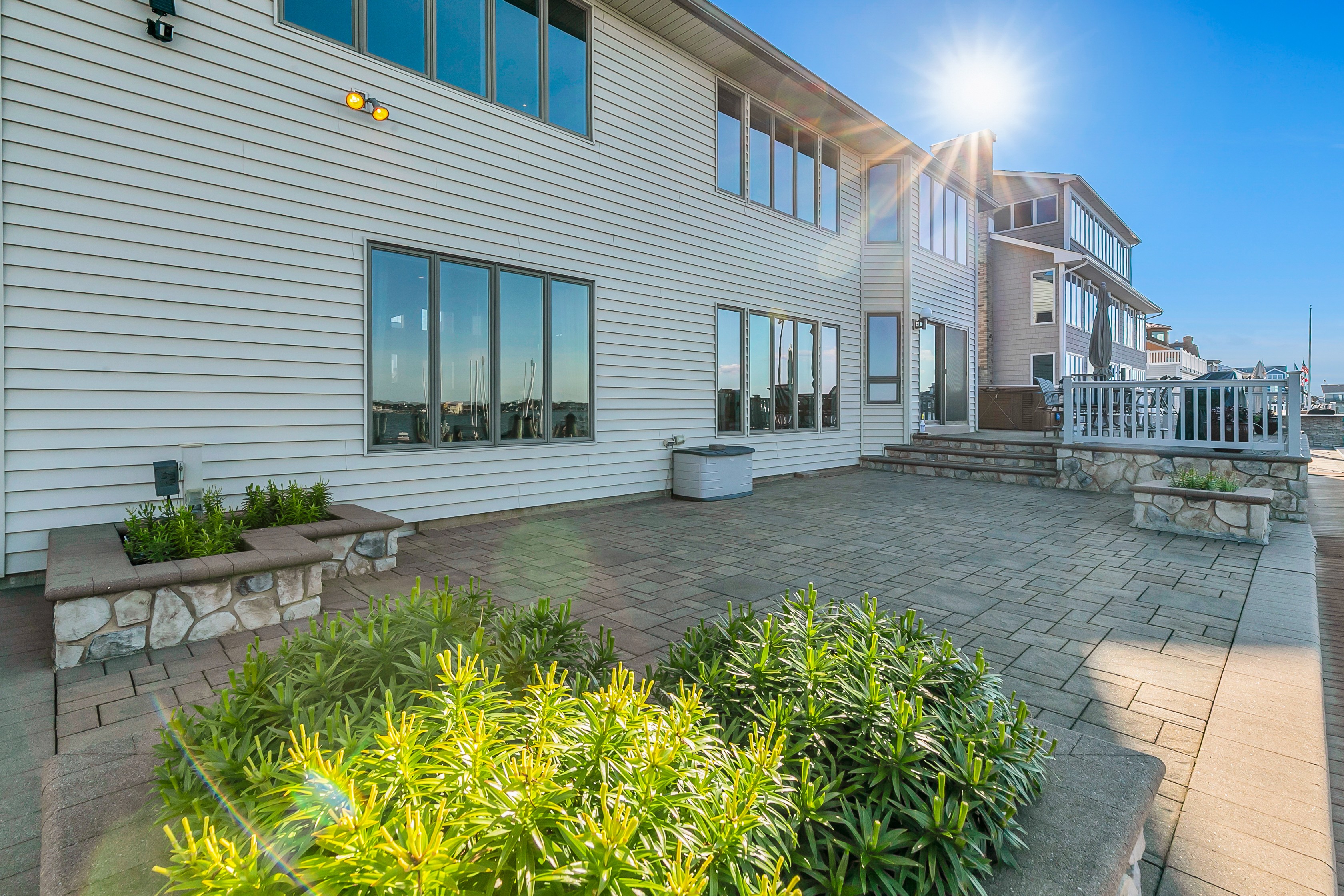  A Rare Bayfront Retreat on Silver Bay - 物件實景