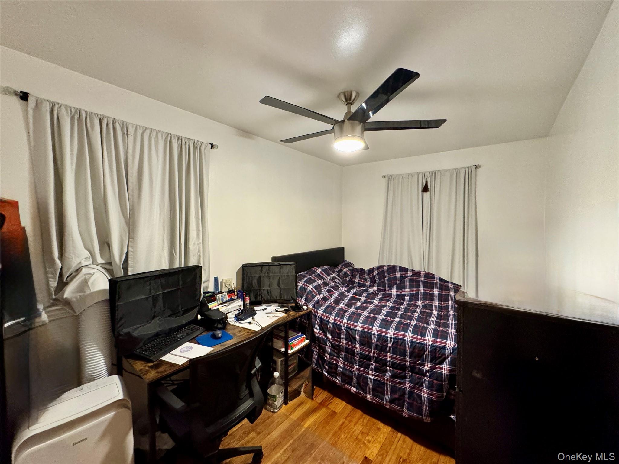 Bronx, New York, 10461, United States, 3 Bedrooms Bedrooms, ,2 BathroomsBathrooms,Residential,For Sale,2002053