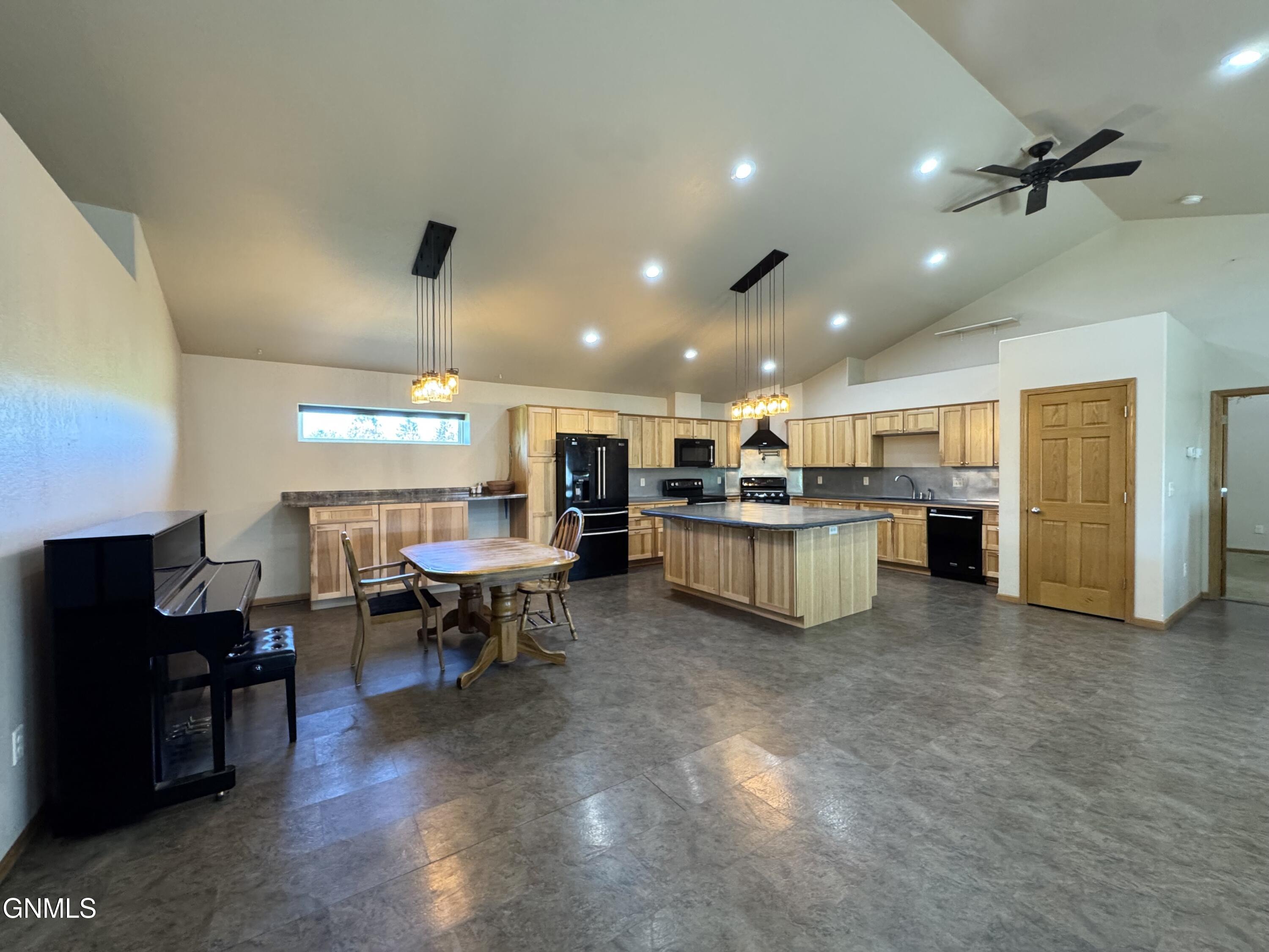 New Salem, North Dakota, 58563, United States, 7 Bedrooms Bedrooms, ,1 BathroomBathrooms,Residential,For Sale,1904775