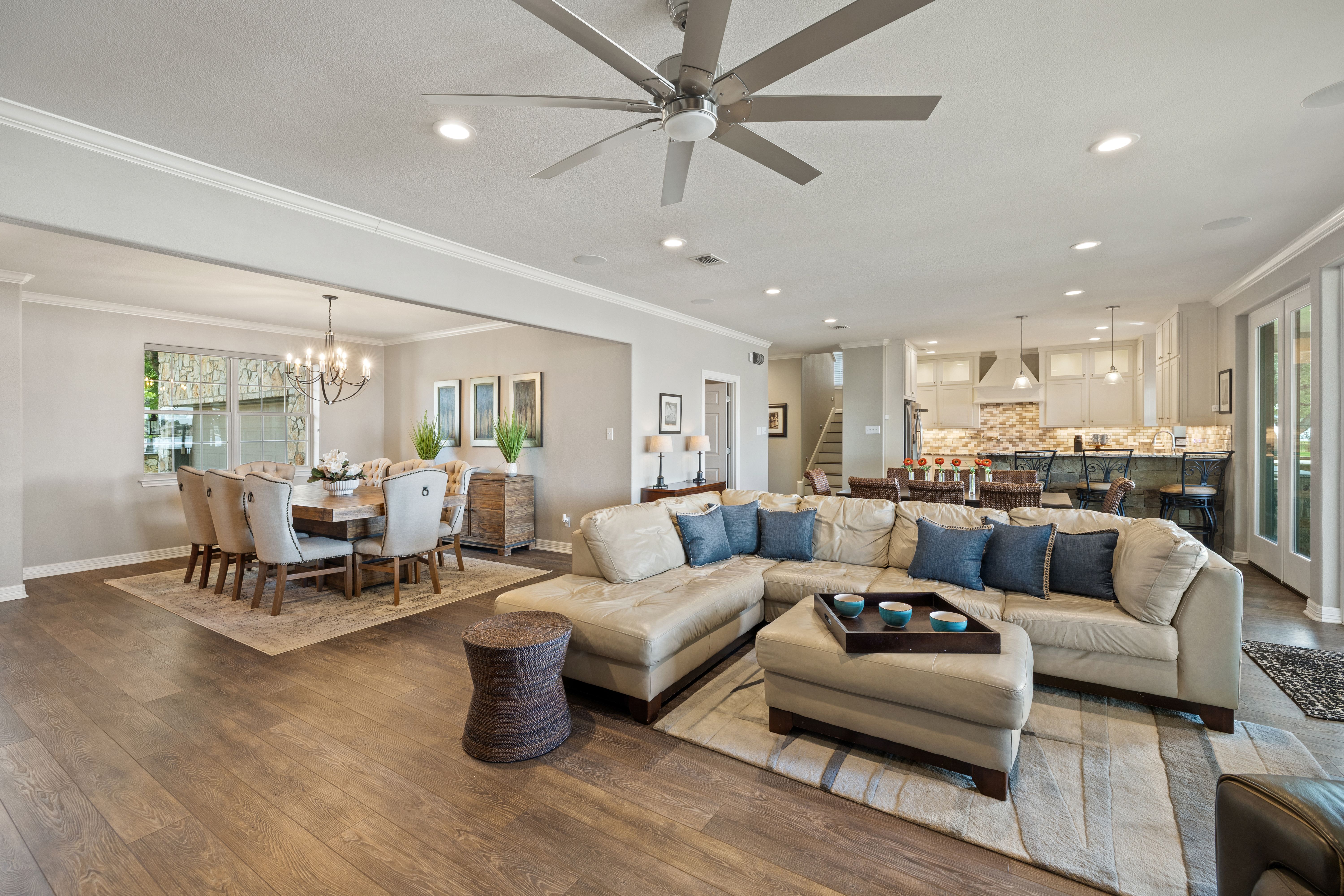  402 S. Shorewood Dr on Lake LBJ - 物件實景