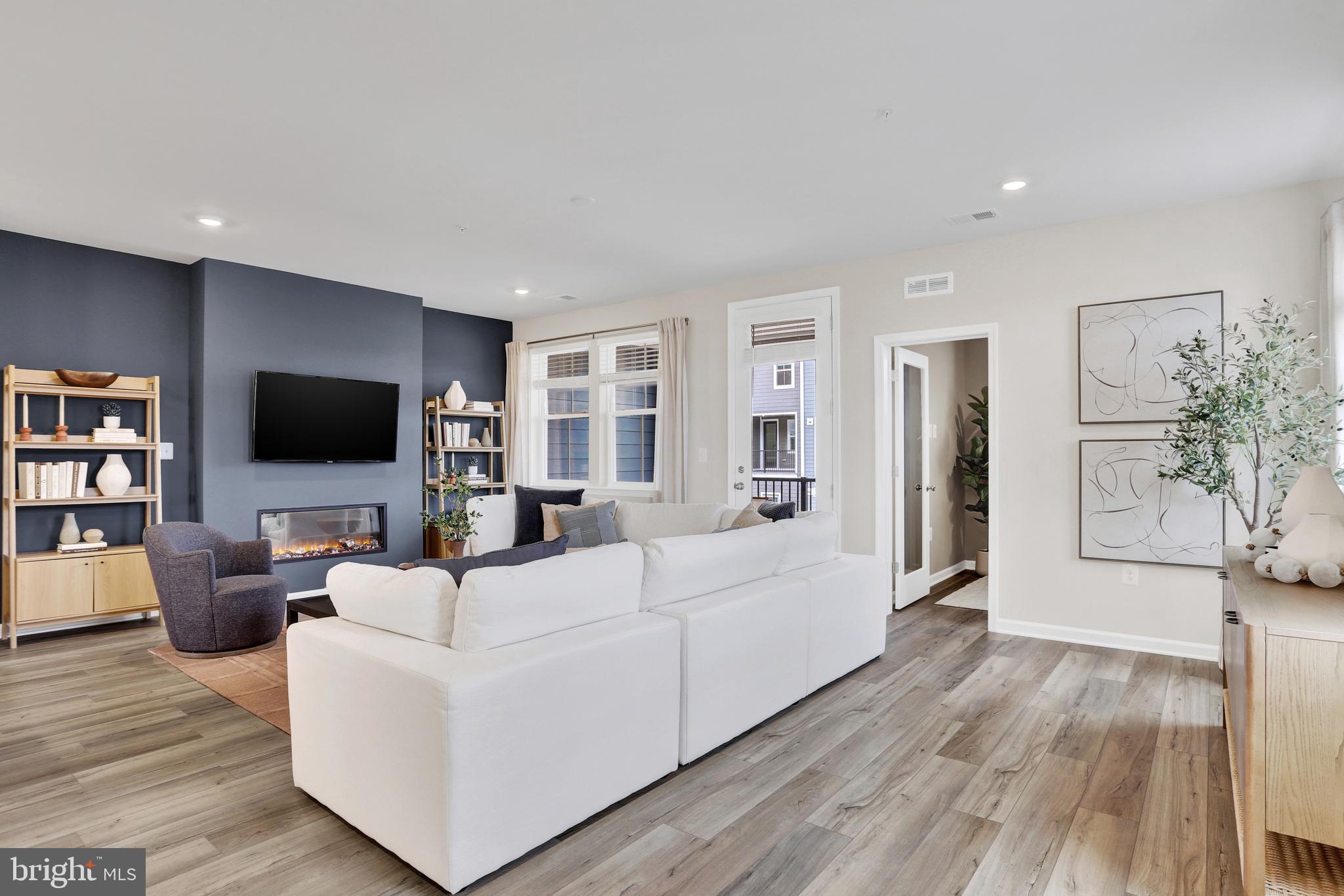 Manassas, Virginia, 20110, United States, 3 Bedrooms Bedrooms, ,3 BathroomsBathrooms,Residential,For Sale,1978984