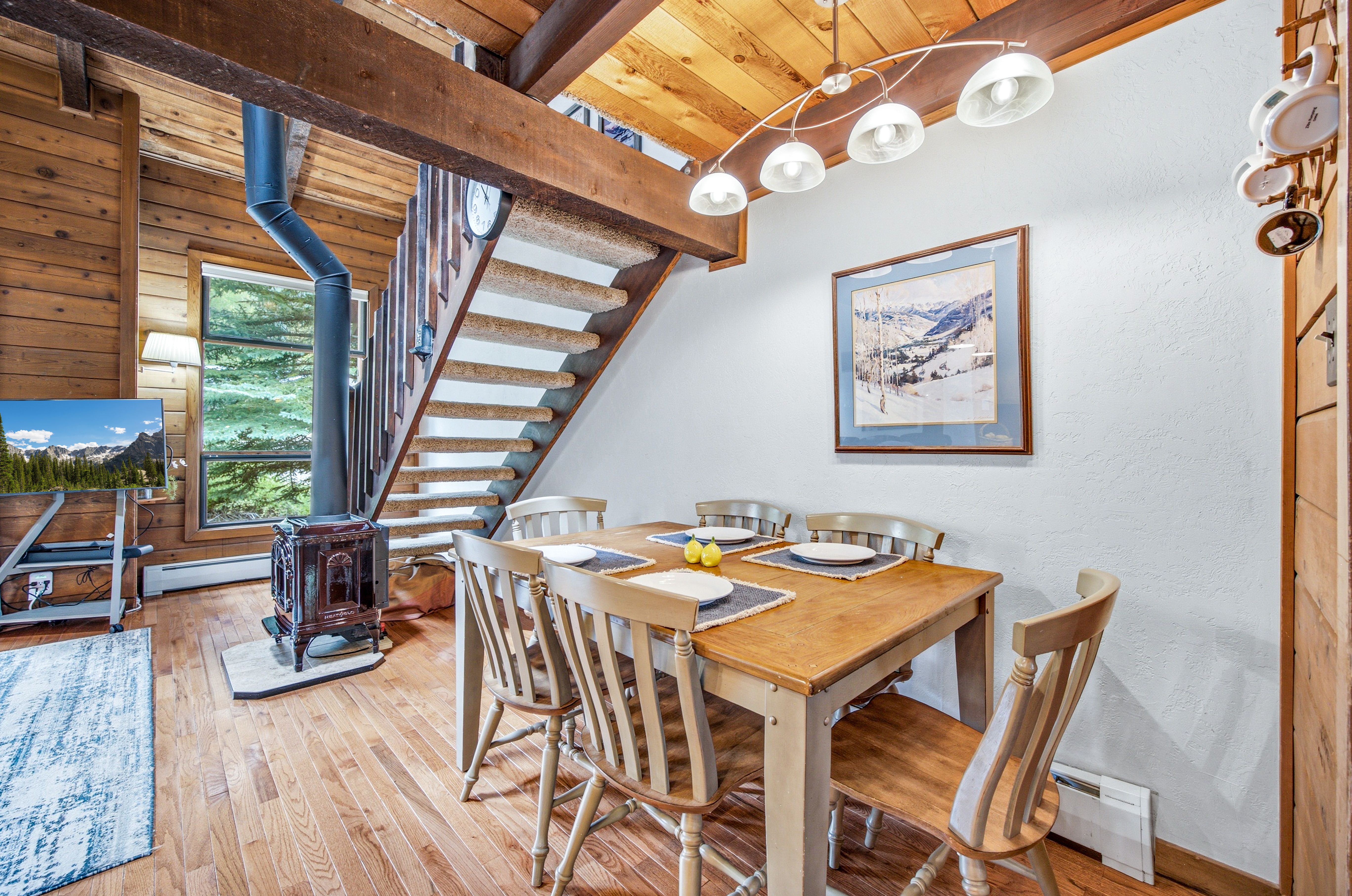  South-Facing 3-bedroom Plus Loft Townhome - 物件實景