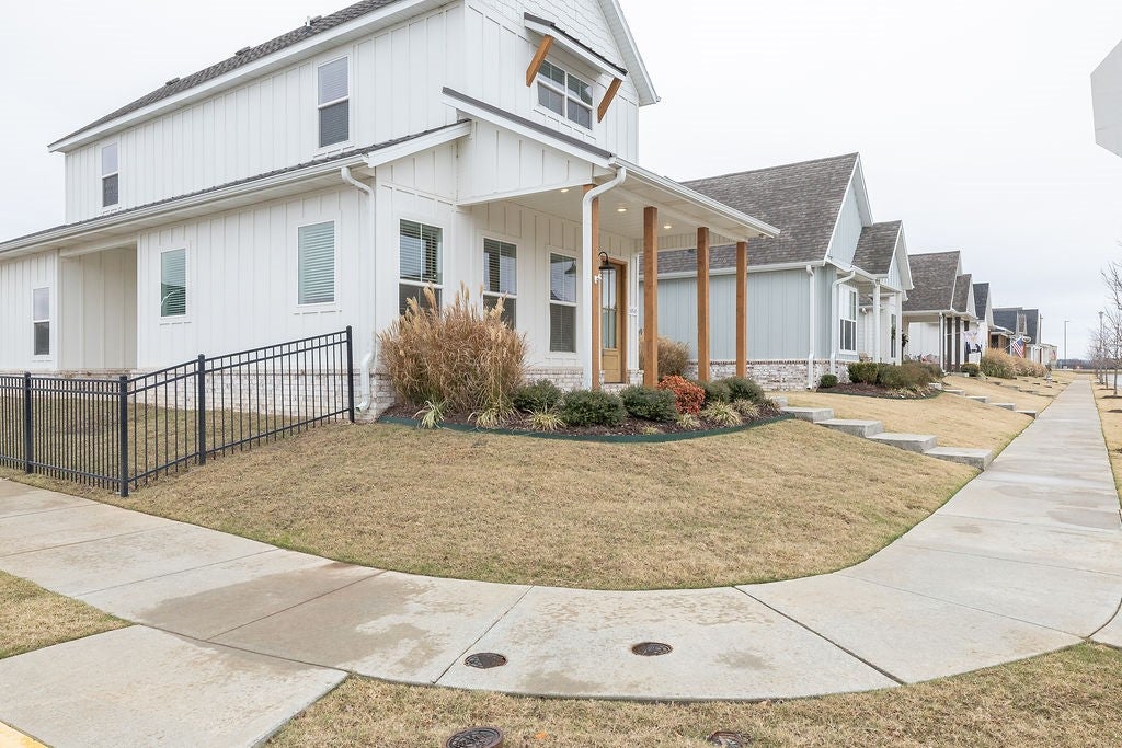 Springdale, Arkansas, 72762, United States, 3 Bedrooms Bedrooms, ,3 BathroomsBathrooms,Residential,For Sale,2001848