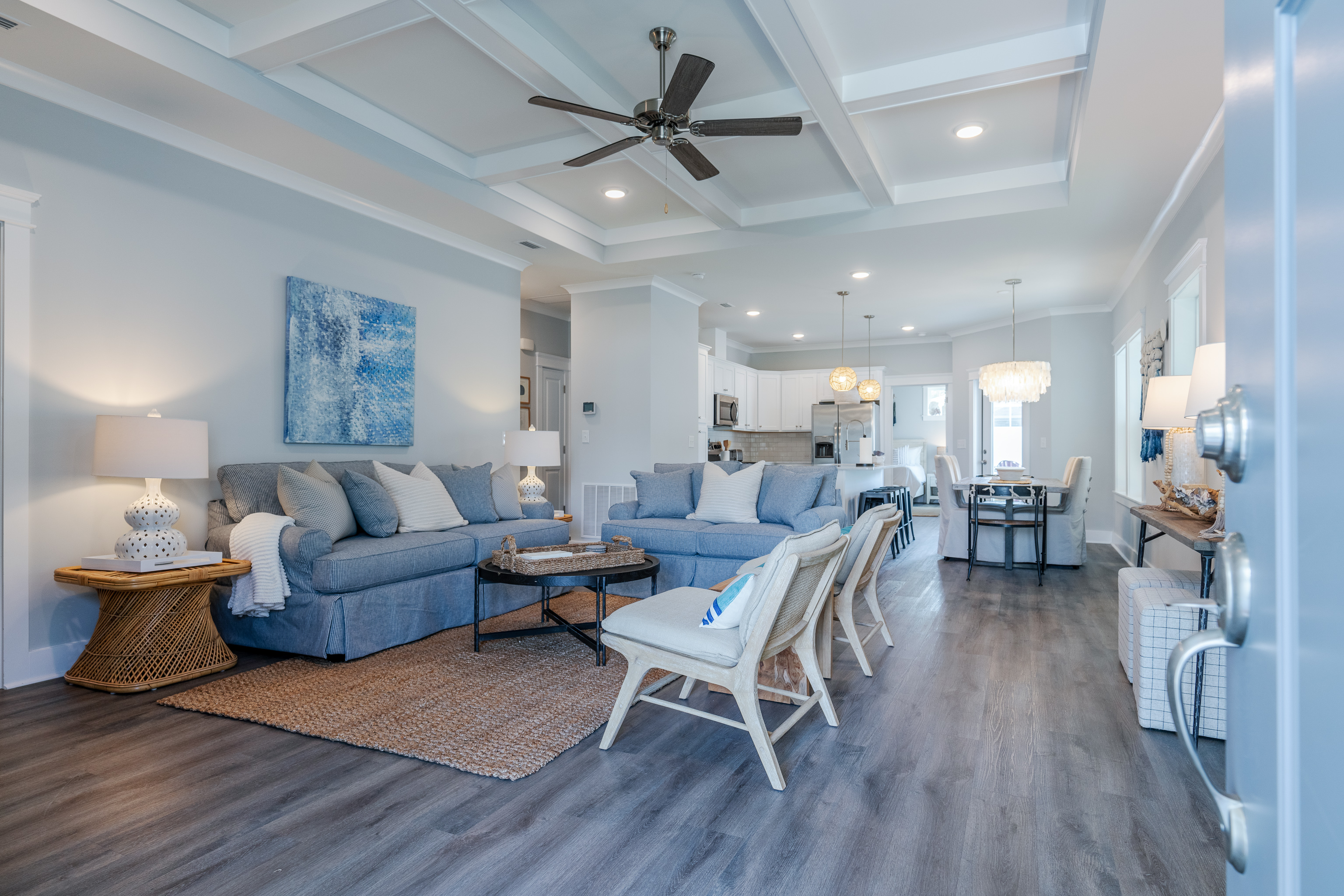  Rental-Ready Coastal Retreat with Heated Pool and No HOA - 物件實景