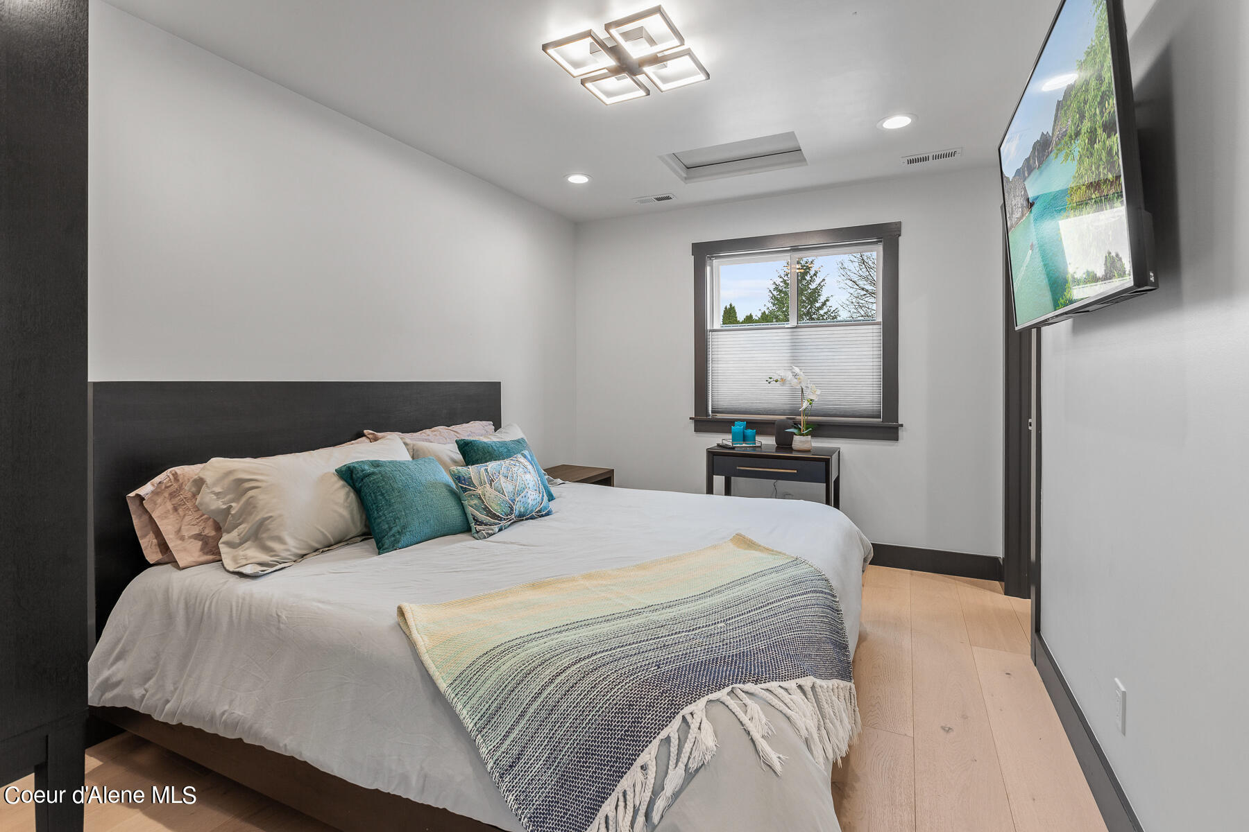 Coeur d'Alene, Idaho, 83814, United States, 4 Bedrooms Bedrooms, ,1 BathroomBathrooms,Residential,For Sale,1975946