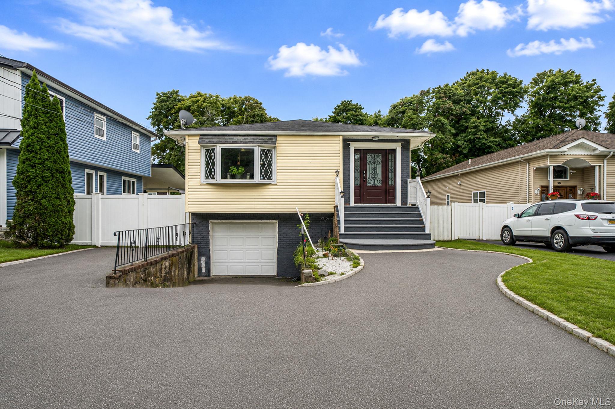 Prospect Dr, Brentwood, NY 11717