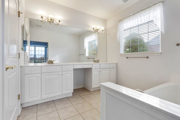 Huntley, Illinois, 60142, United States, 2 Bedrooms Bedrooms, ,2 BathroomsBathrooms,Residential,For Sale,1989906