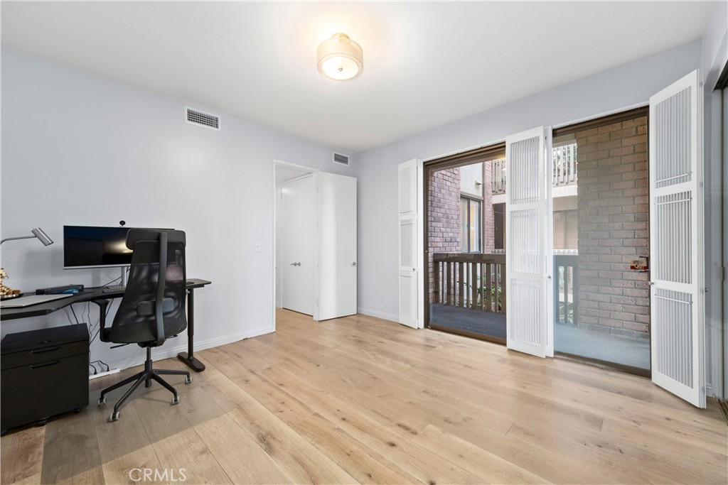 Beverly Hills, California, 90212, United States, 2 Bedrooms Bedrooms, ,2 BathroomsBathrooms,Residential,For Sale,1912615
