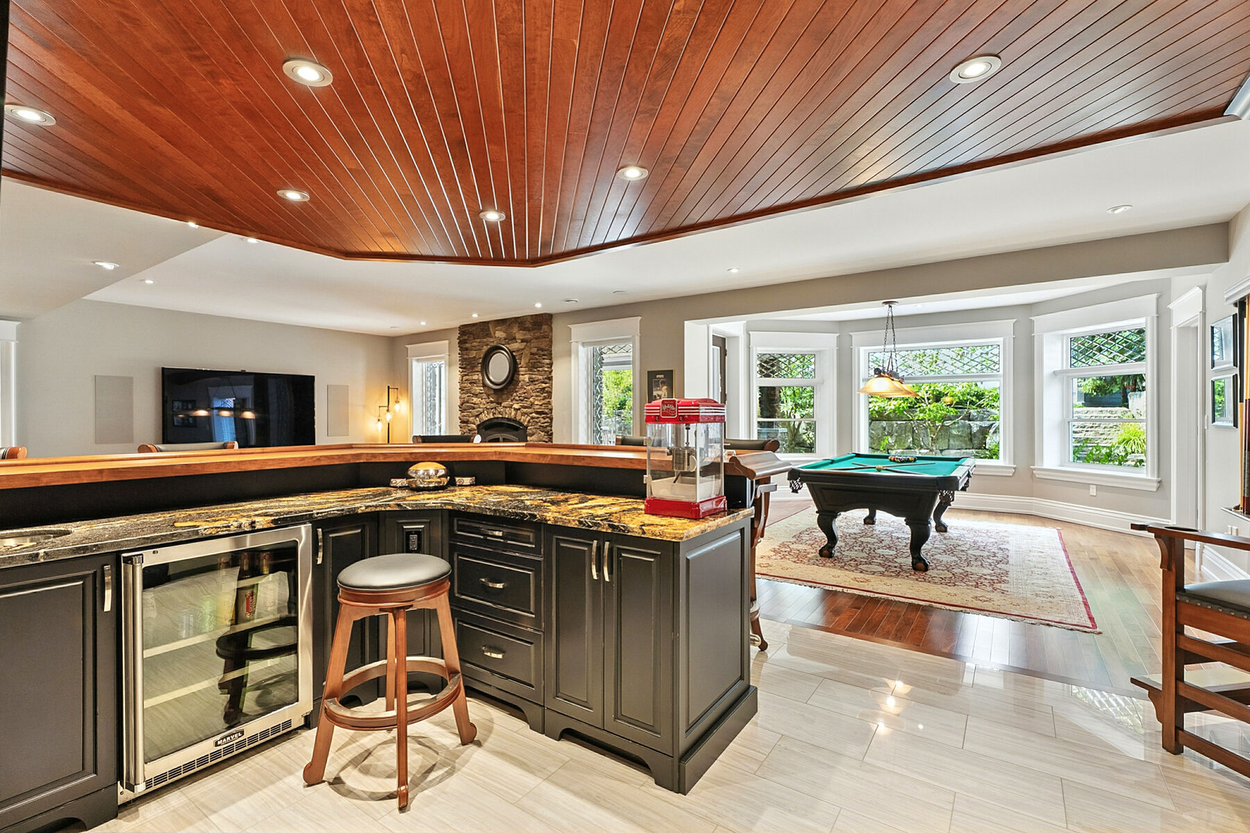  Custom Waterfront Estate - 物件實景