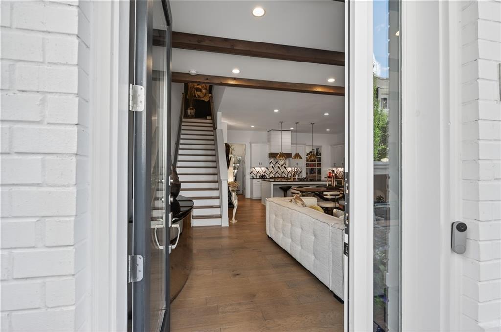 Alpharetta, Georgia, 30005, United States, 3 Bedrooms Bedrooms, ,4 BathroomsBathrooms,Residential,For Sale,1975008