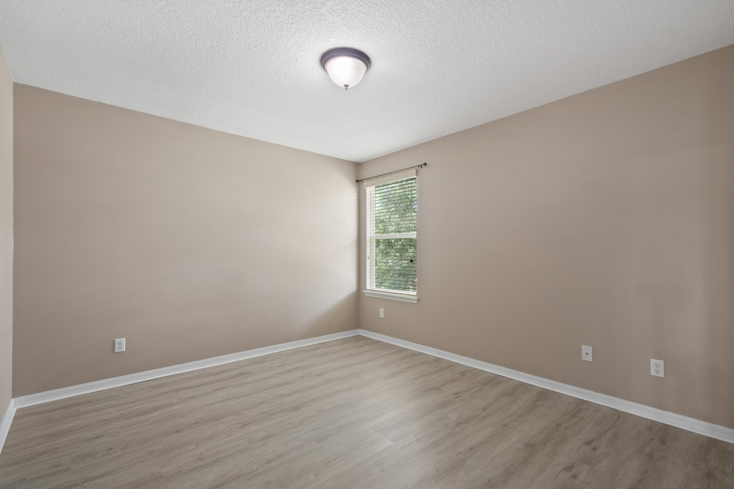 Winter Garden, Florida, 34787, United States, 5 Bedrooms Bedrooms, ,3 BathroomsBathrooms,Residential,For Sale,1935885