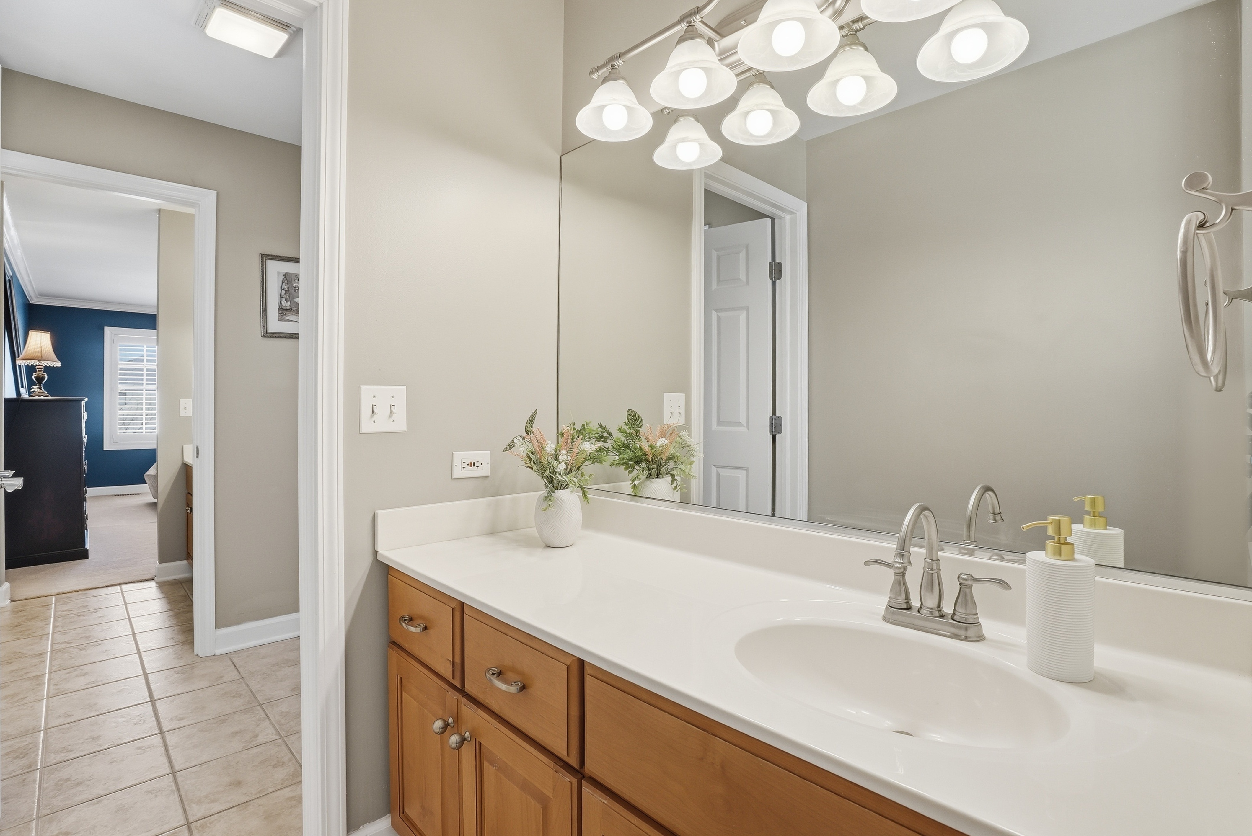  The Crown Jewel of Tall Grass: Waterfront Privacy Meets the Ultimate Layout - 物件實景