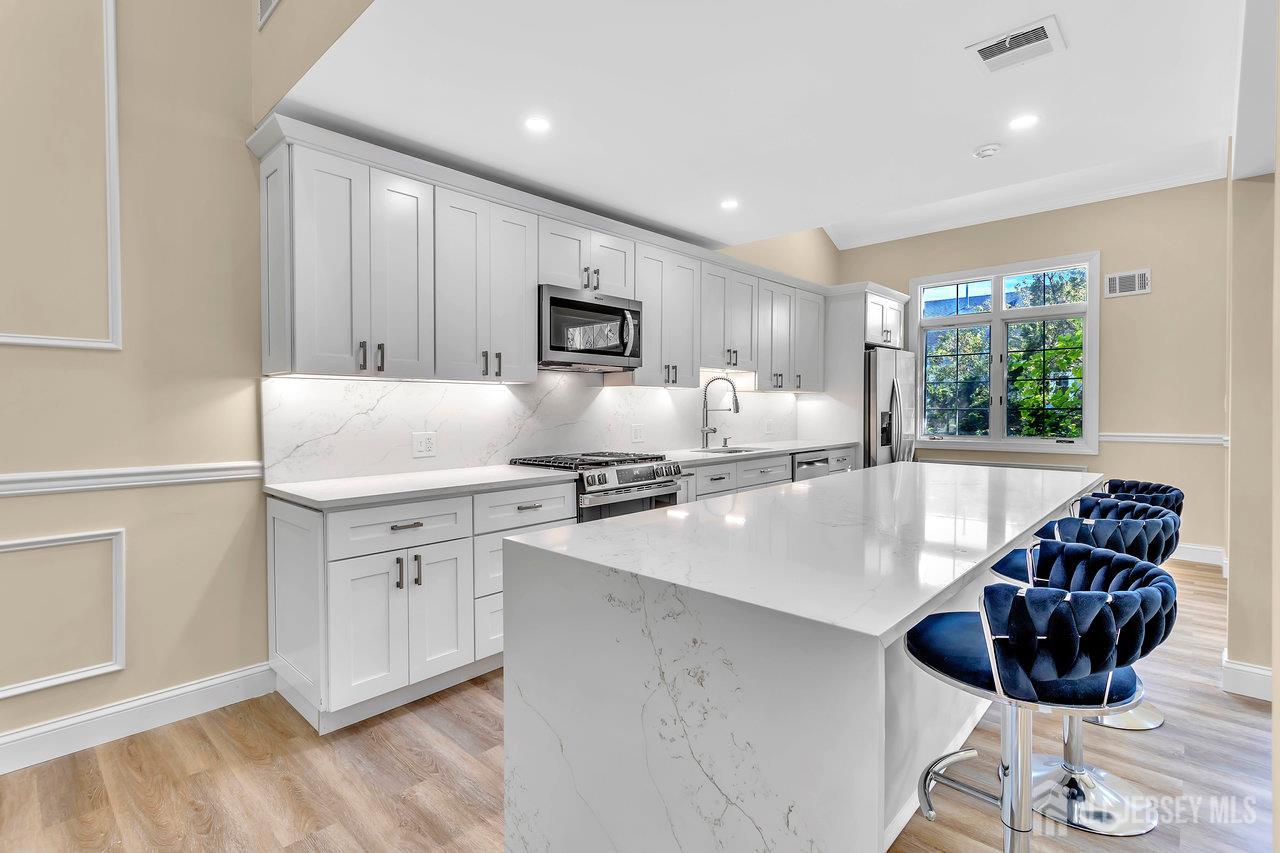 Monroe, New Jersey, 08831, United States, 2 Bedrooms Bedrooms, ,3 BathroomsBathrooms,Residential,For Sale,1918602