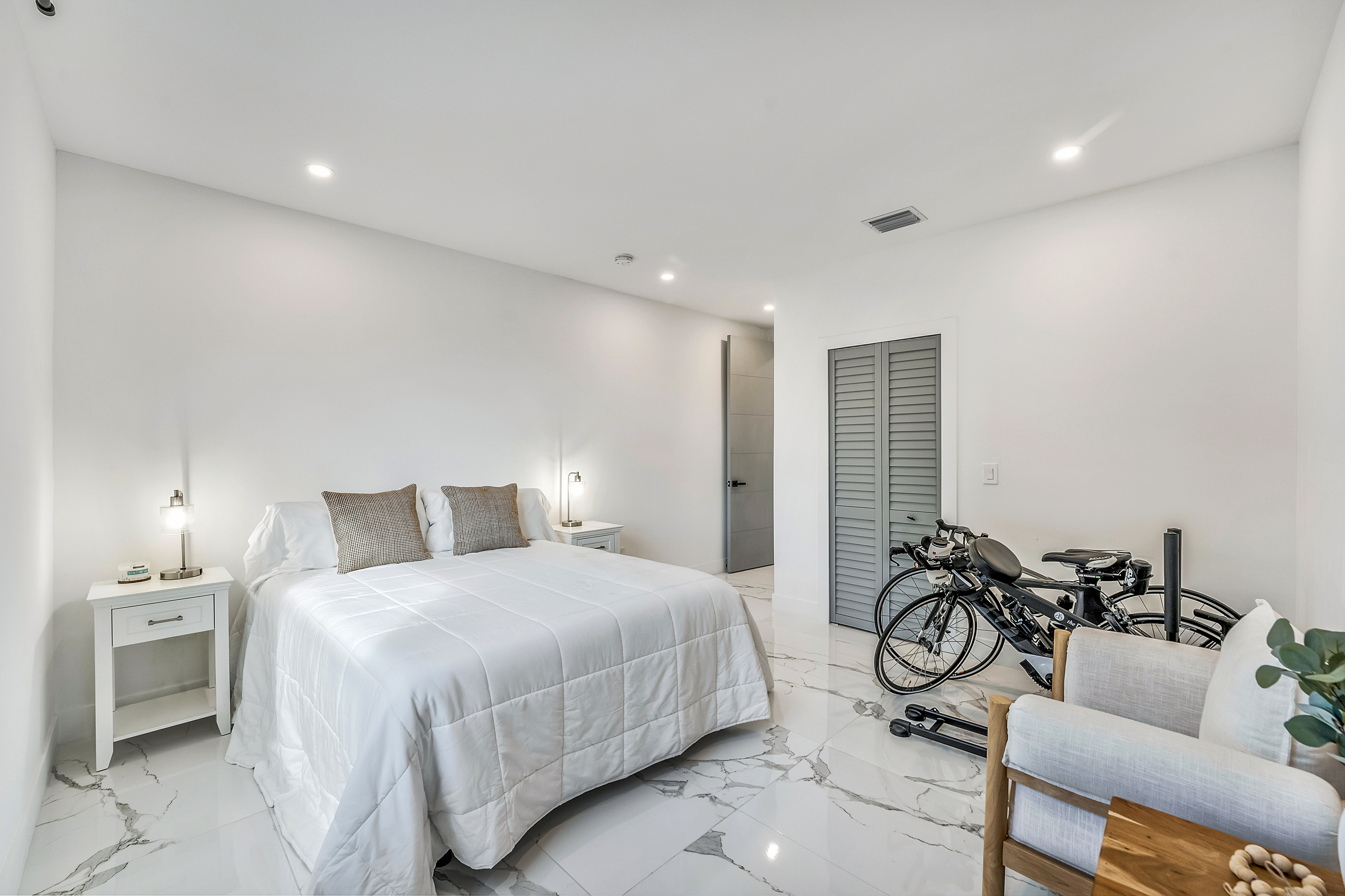  2320 SW 14th St, Miami, FL, 33145 - 物件實景
