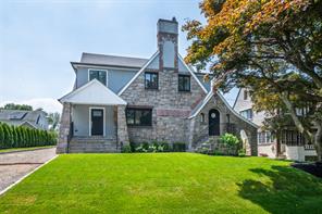 New Rochelle, New York, 10801, United States, 6 Bedrooms Bedrooms, ,5 BathroomsBathrooms,Residential,For Sale,1980613